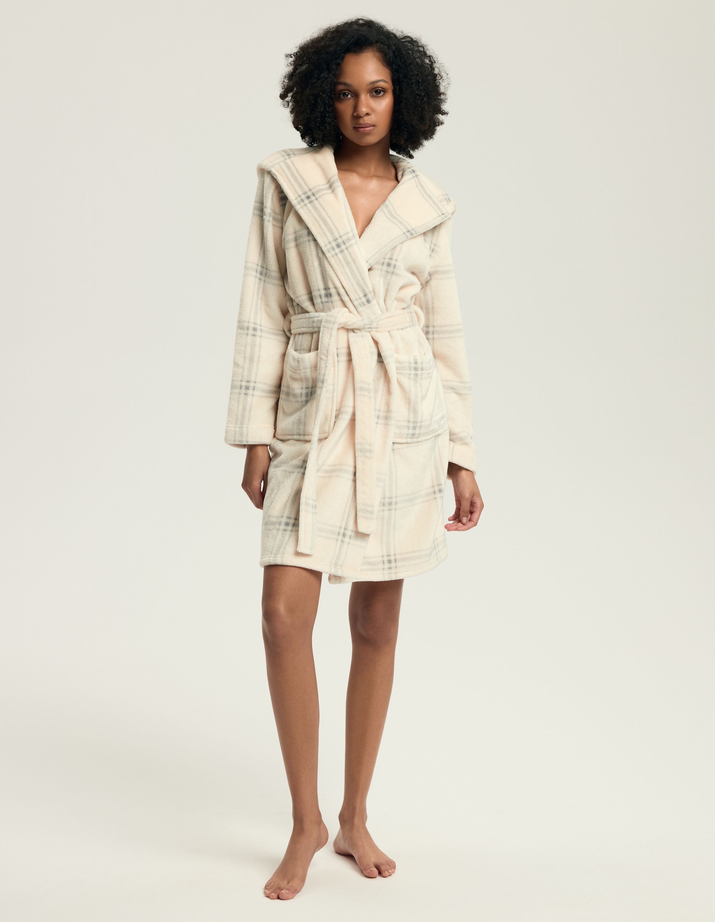 ESOTIQ Damenbademantel Fleece-Bademantel in Midilänge mit Kapuze und Karomuster Danna, Midilänge, Polyester, Gürtel