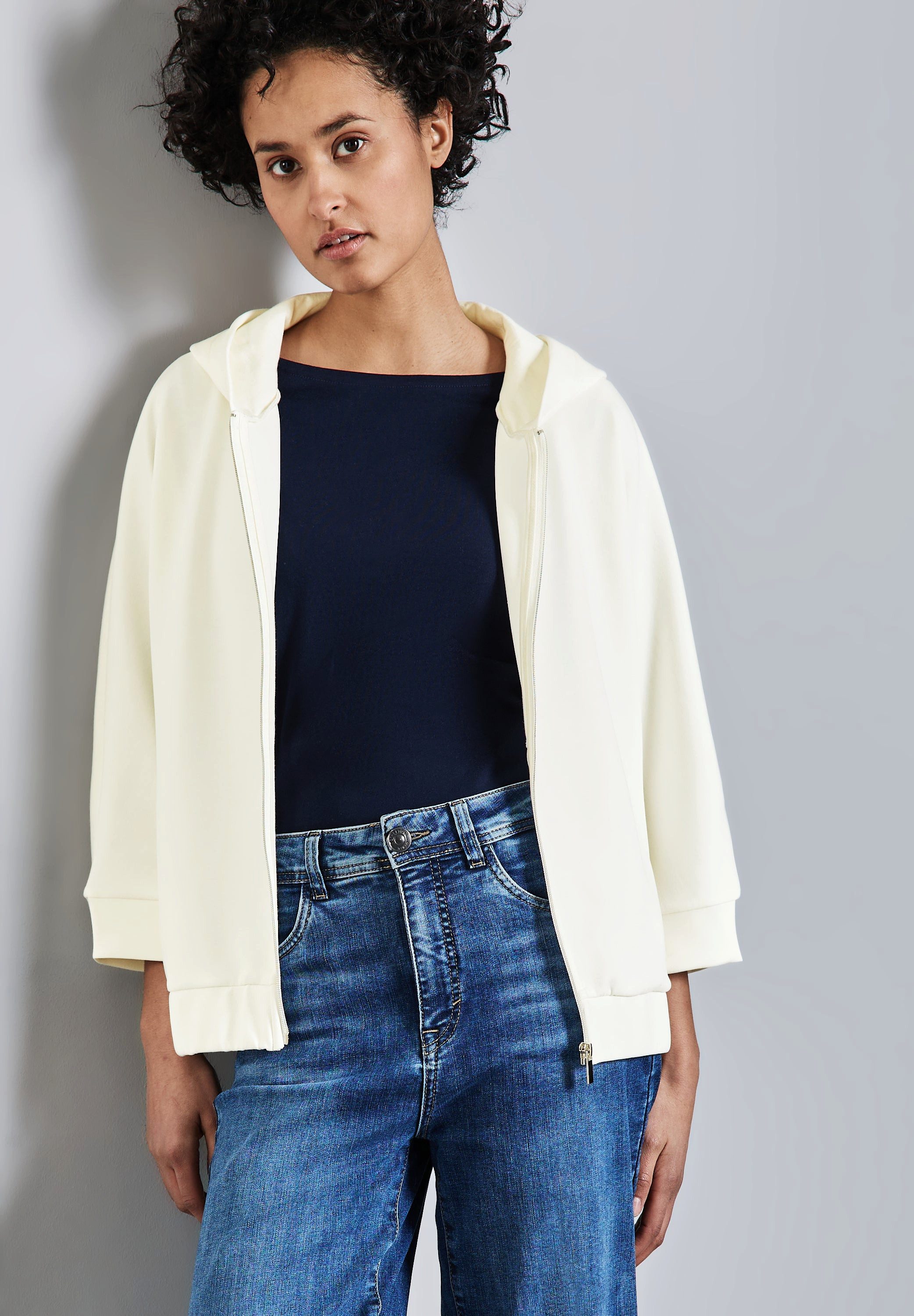 STREET ONE Sweatjacke Silk-Look Hoodie Jacke günstig online kaufen