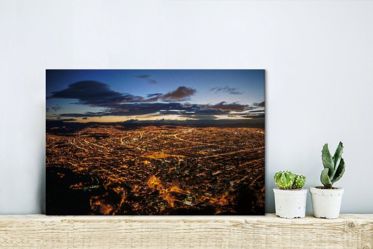 (1 Bogota Leinwandbild über in Wanddeko, OneMillionCanvasses® Sonnenaufgang 30x20 cm Leinwandbilder, St), Wandbild Aufhängefertig, Ein farbenfroher Kolumbien,