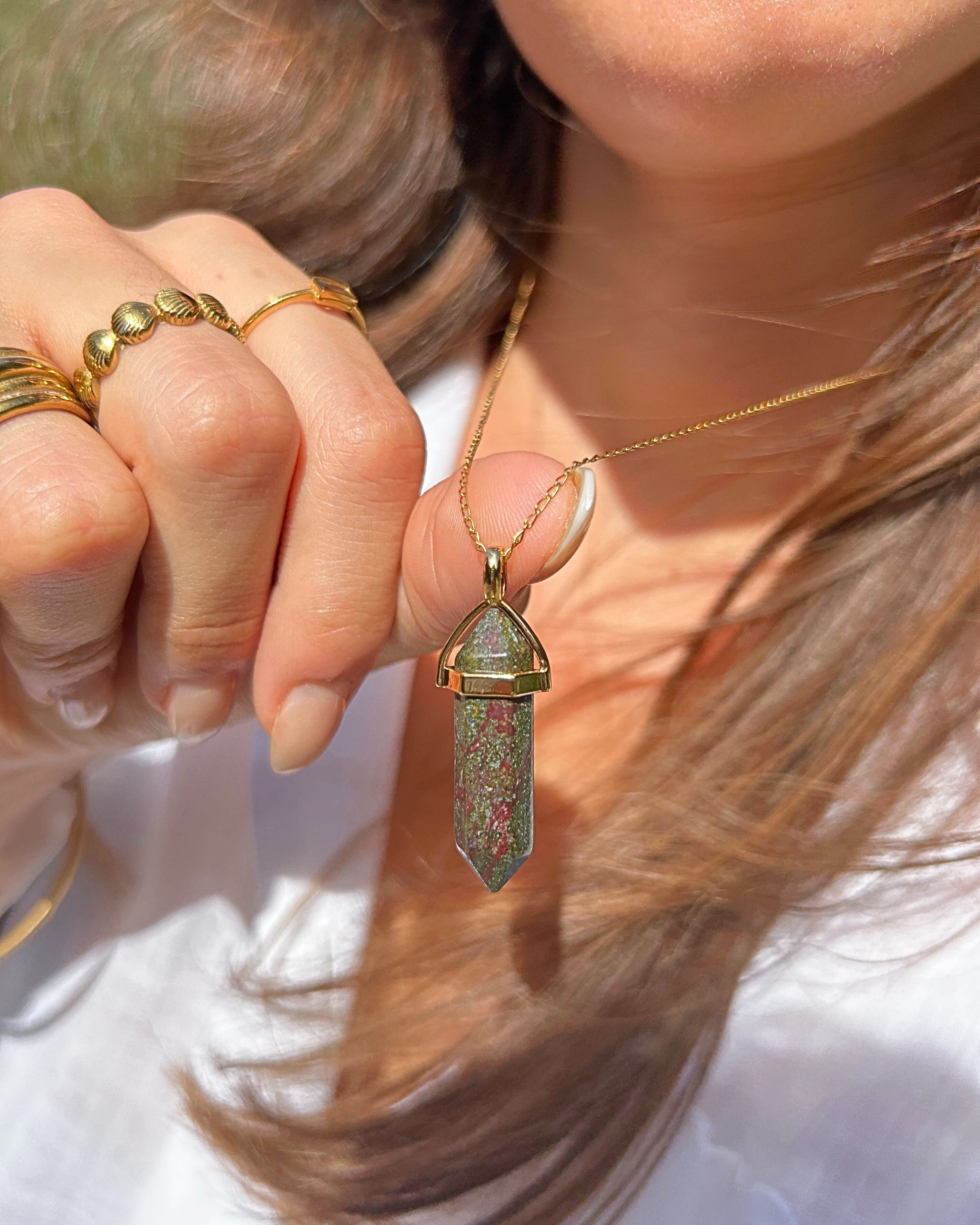 LAVISA Kette mit Anhänger Edelstein Halskette Obelisk gold Naturstein Kristall