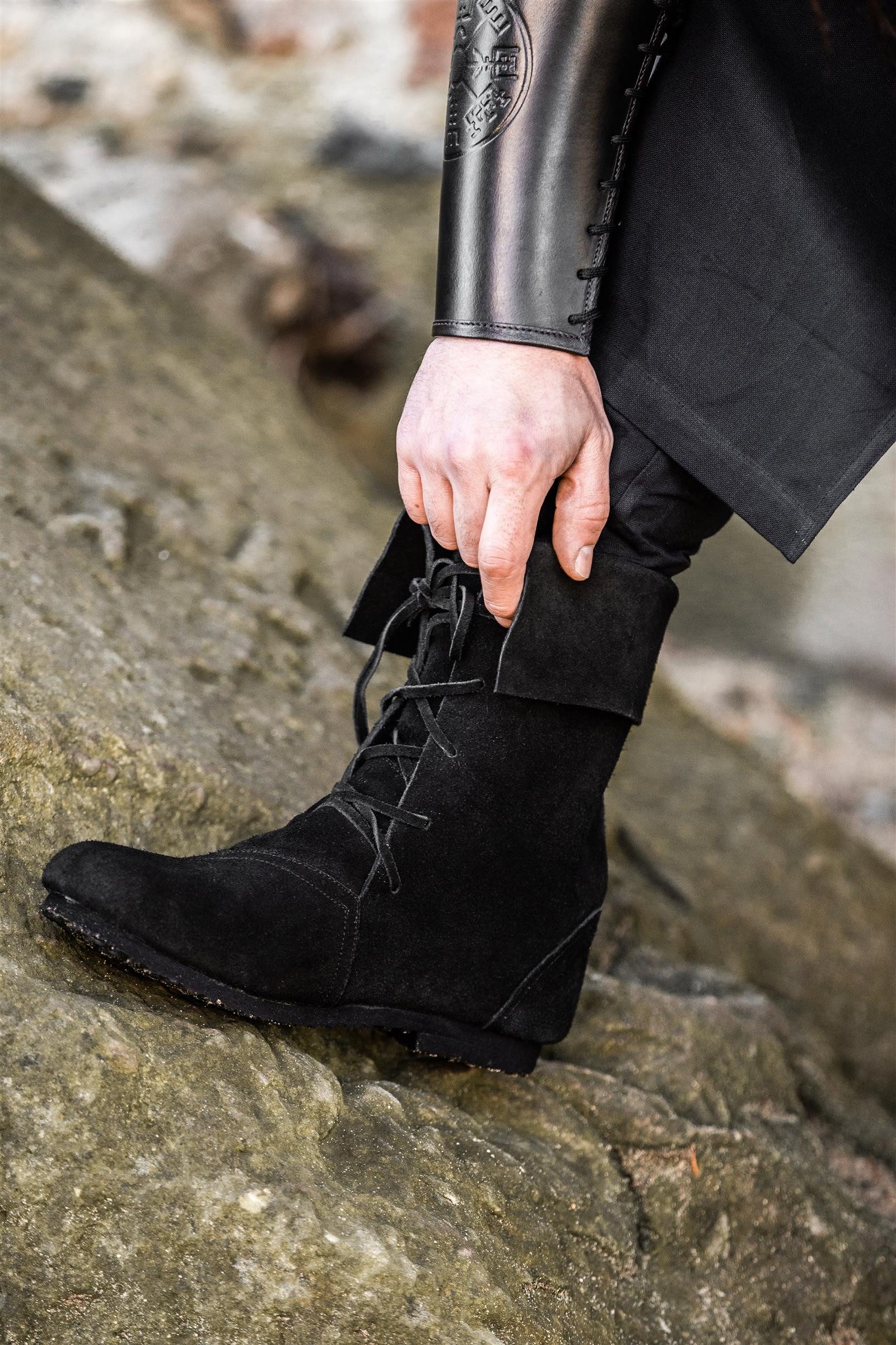 Leonardo Carbone Ritter-Kostüm Stiefel "Aurin" mit Stulpe, hochwertiges Veloursleder, robuste Gummisohle