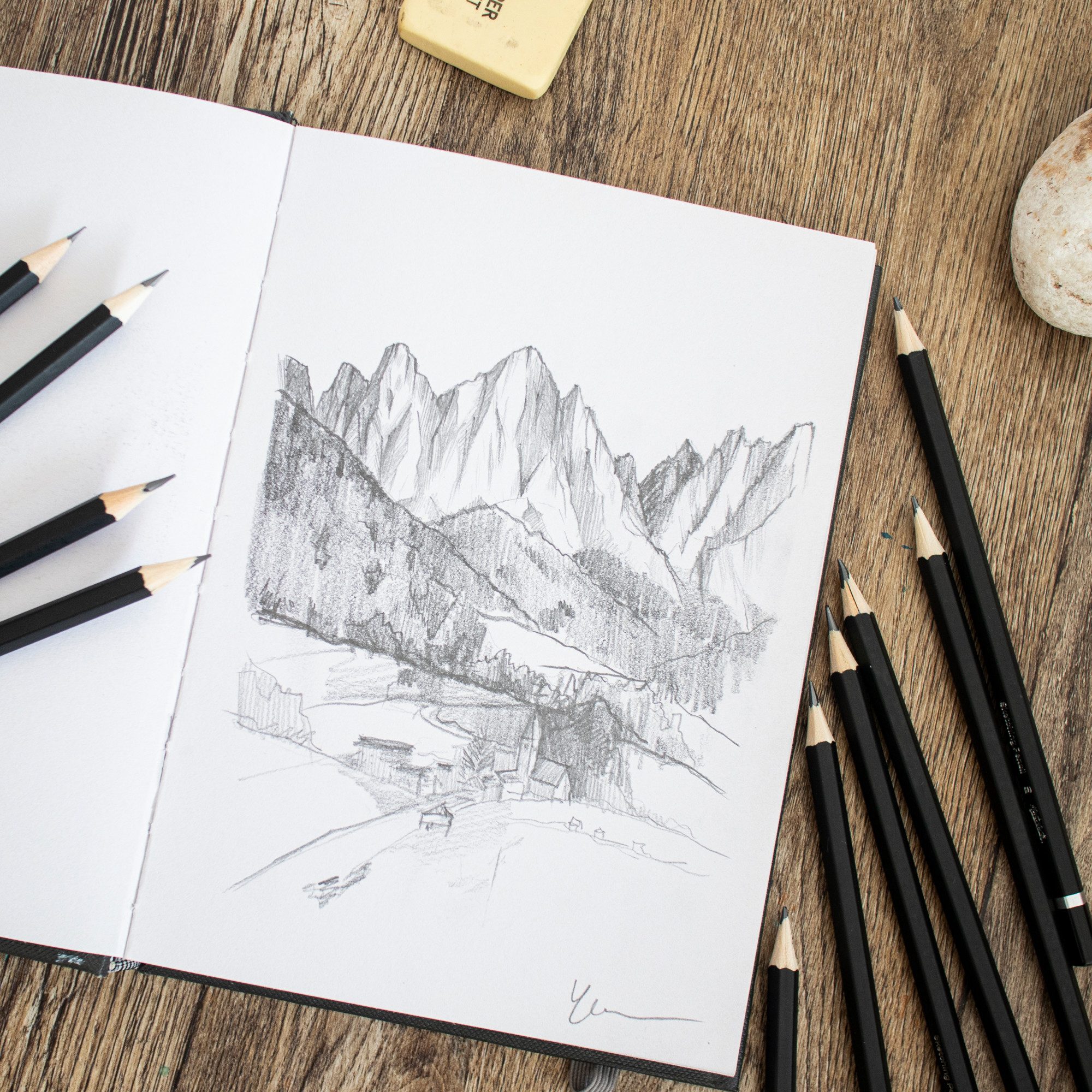 Mont Marte Bleistift - Skizzierstifte Set 10 tlg. – Kohlestifte Set verschiedene Härtegrade, (10-tlg., SIGNATURE), für feine Linien, Schattierungen & Zeichnungen