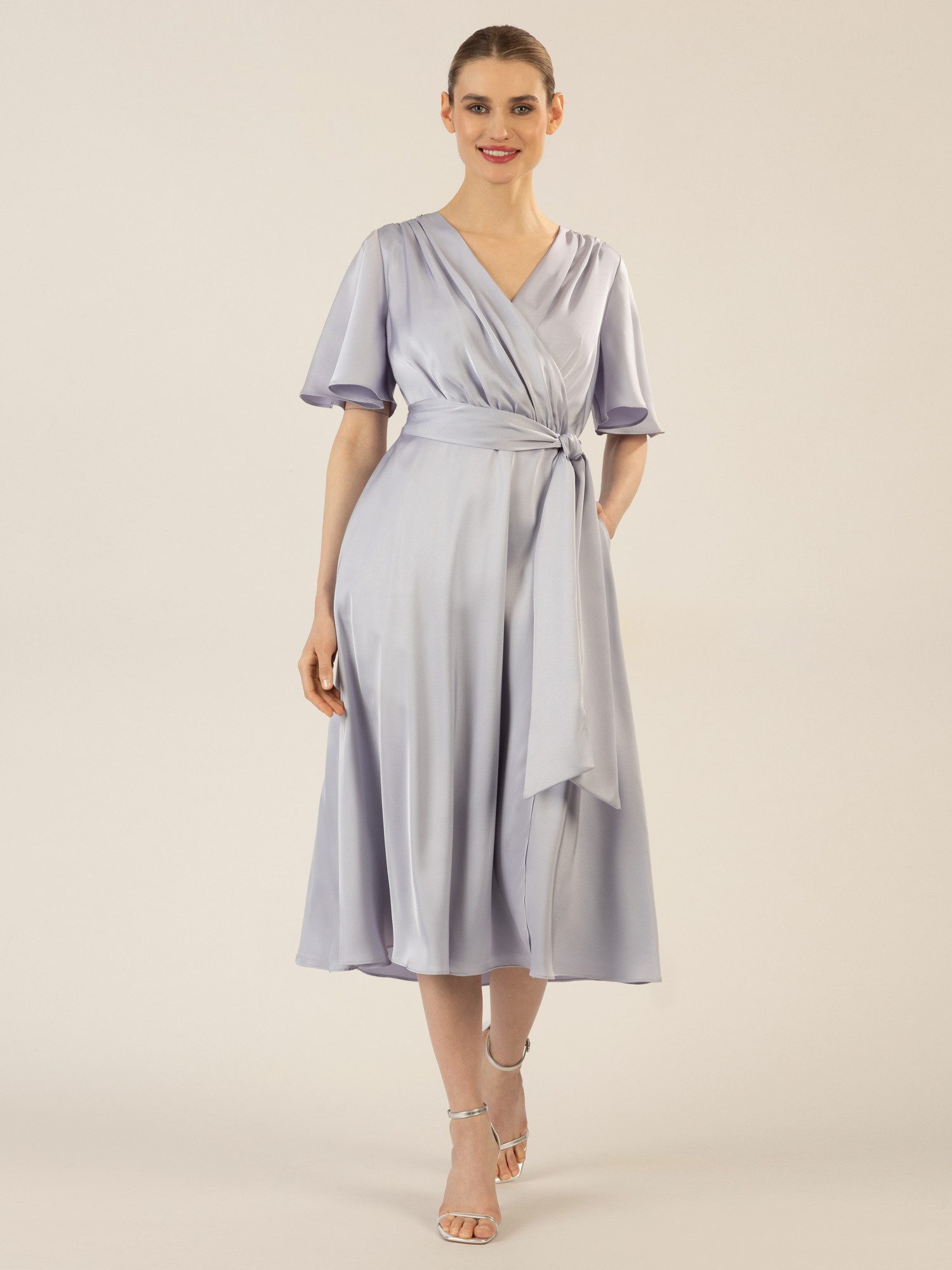 Apart Midikleid us mattschimmerndem Satin günstig online kaufen