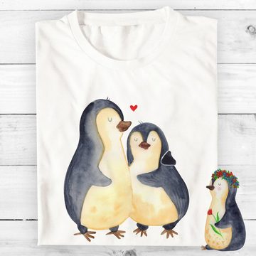 Mr. & Mrs. Panda T-Shirt Pinguin umarmend - Weiß - Geschenk, Tshirt, Frauen, glücklich, Liebes (1-tlg)