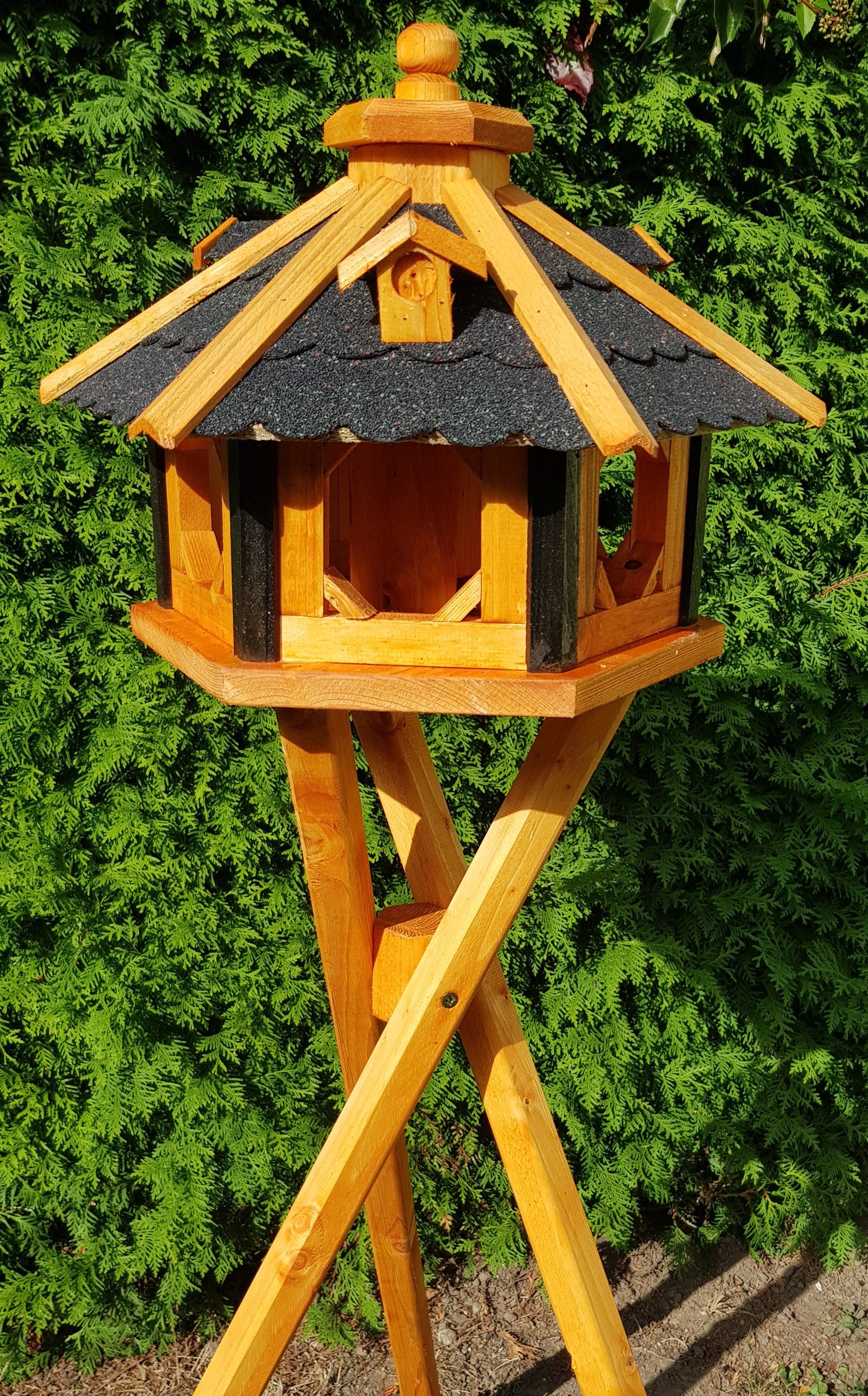 Holzdekoladen Vogelhaus Vogelhaus mit Ständer 48x33 cm Größe L Typ 9 günstig online kaufen