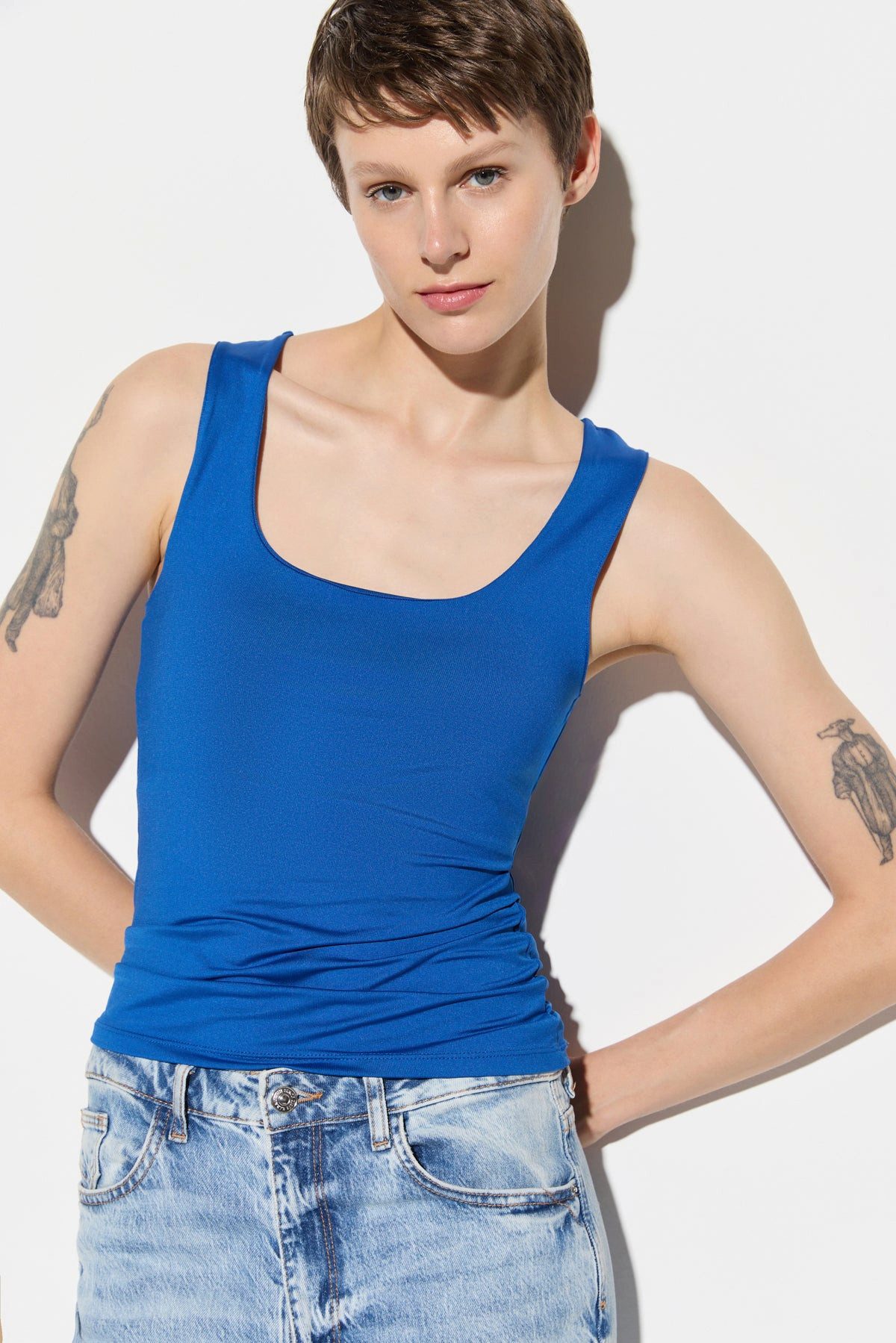 Blusentop Bluse mit eckigem Ausschnitt und breiten Trägern