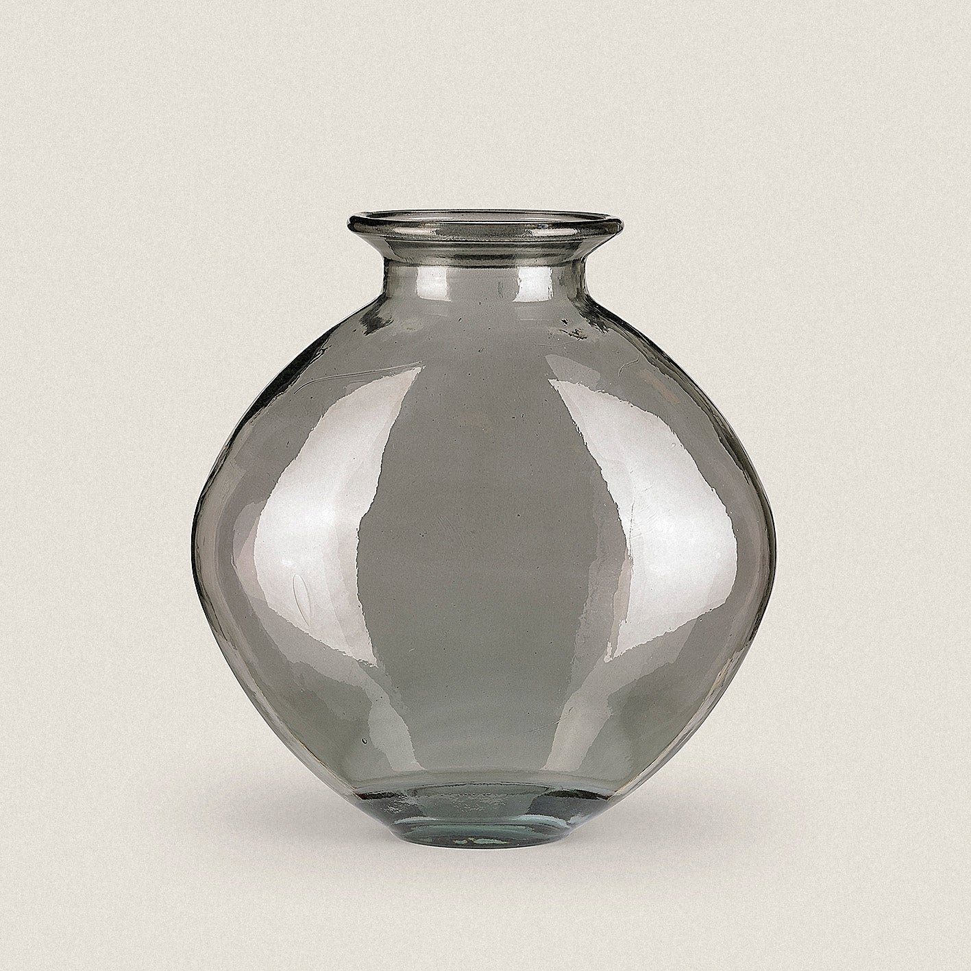 the way up Tischvase Vase "Francisca", 100 % Altglas, grau