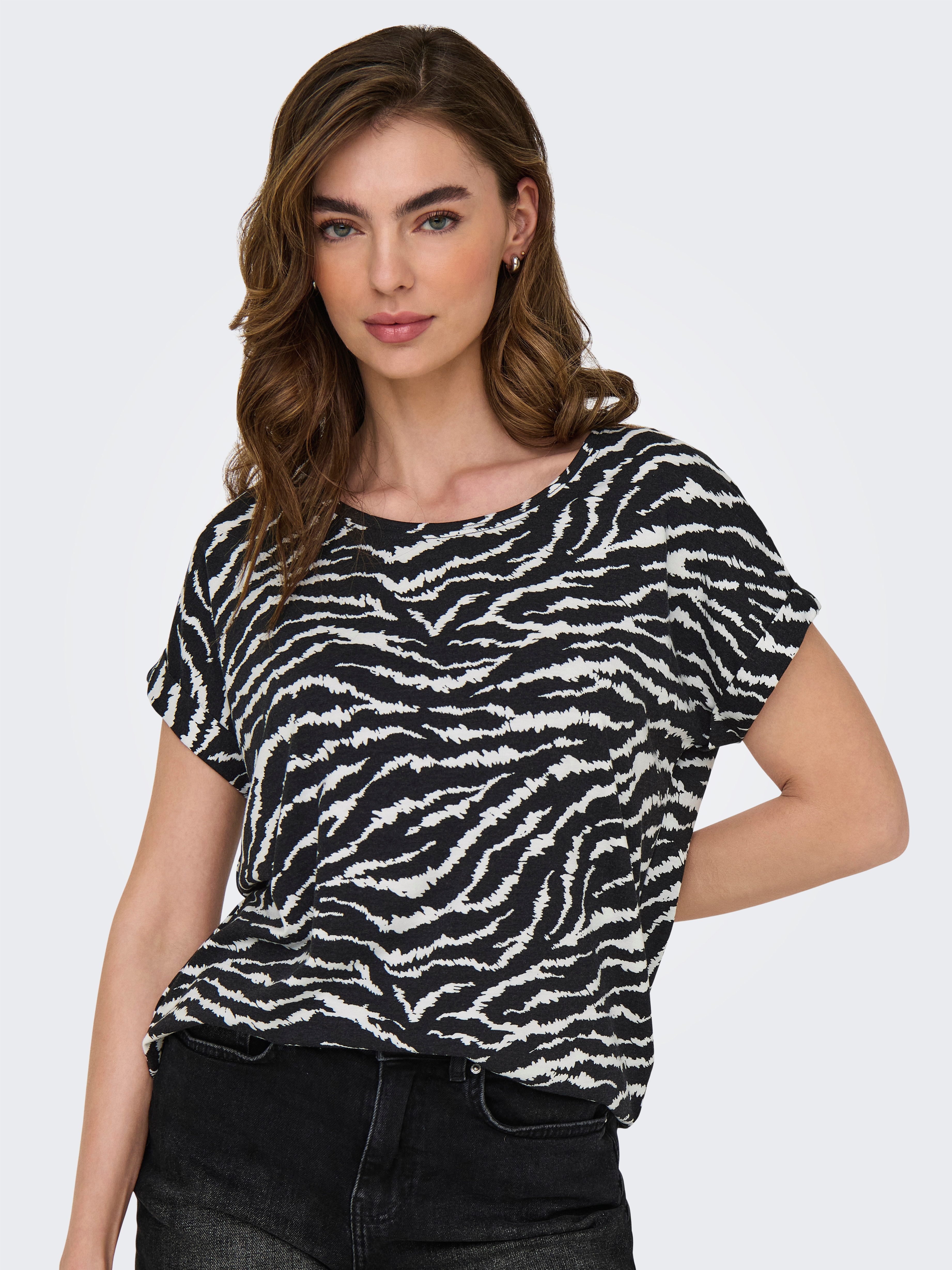 ONLY Kurzarmshirt ONLMOSTER – Shirt mit Animal-Print und lockerem Schnitt animal-print, modisch, loose fit, Viskosemischung, Rundhals