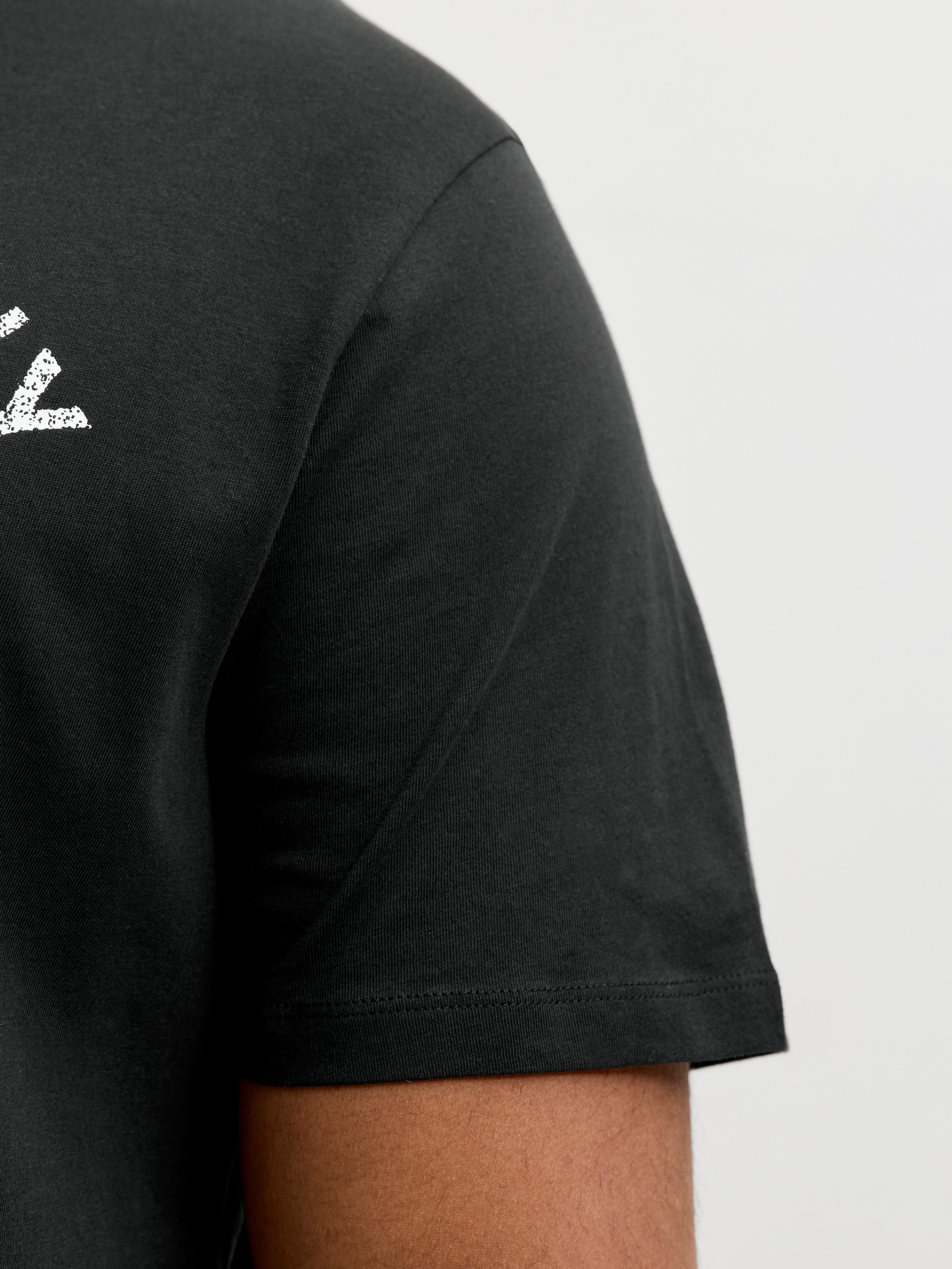 Jack & Jones PlusSize T-Shirt JPRBLUZANE SS TEE FST PLS mit Logo Schriftzug – Bild 4 von 5