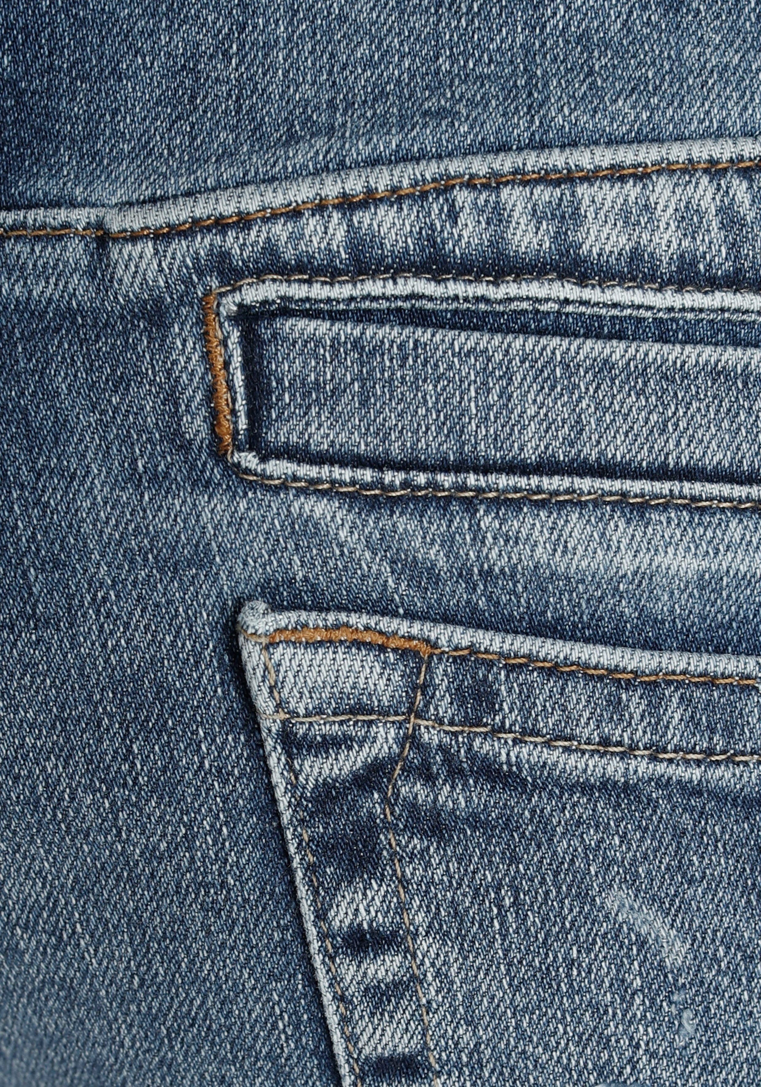 HI Herrlicher Shorty Destroyed-Effekten mit Jeansshorts Pitch Recycled