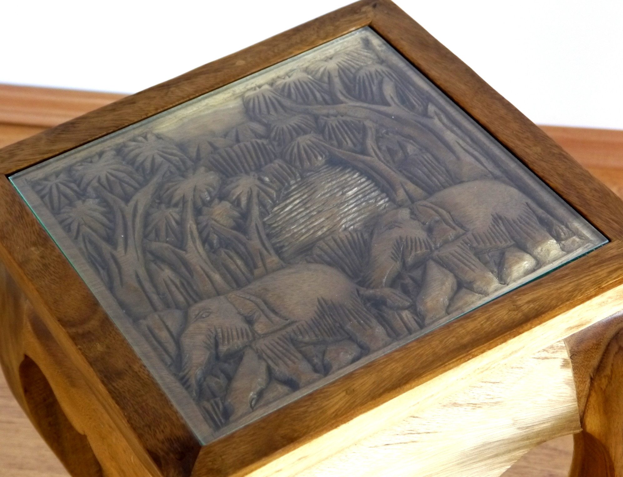 livasia Opiumtisch Couchtisch mit Schnitzerei, Massivholz Akazie 36x36x50cm