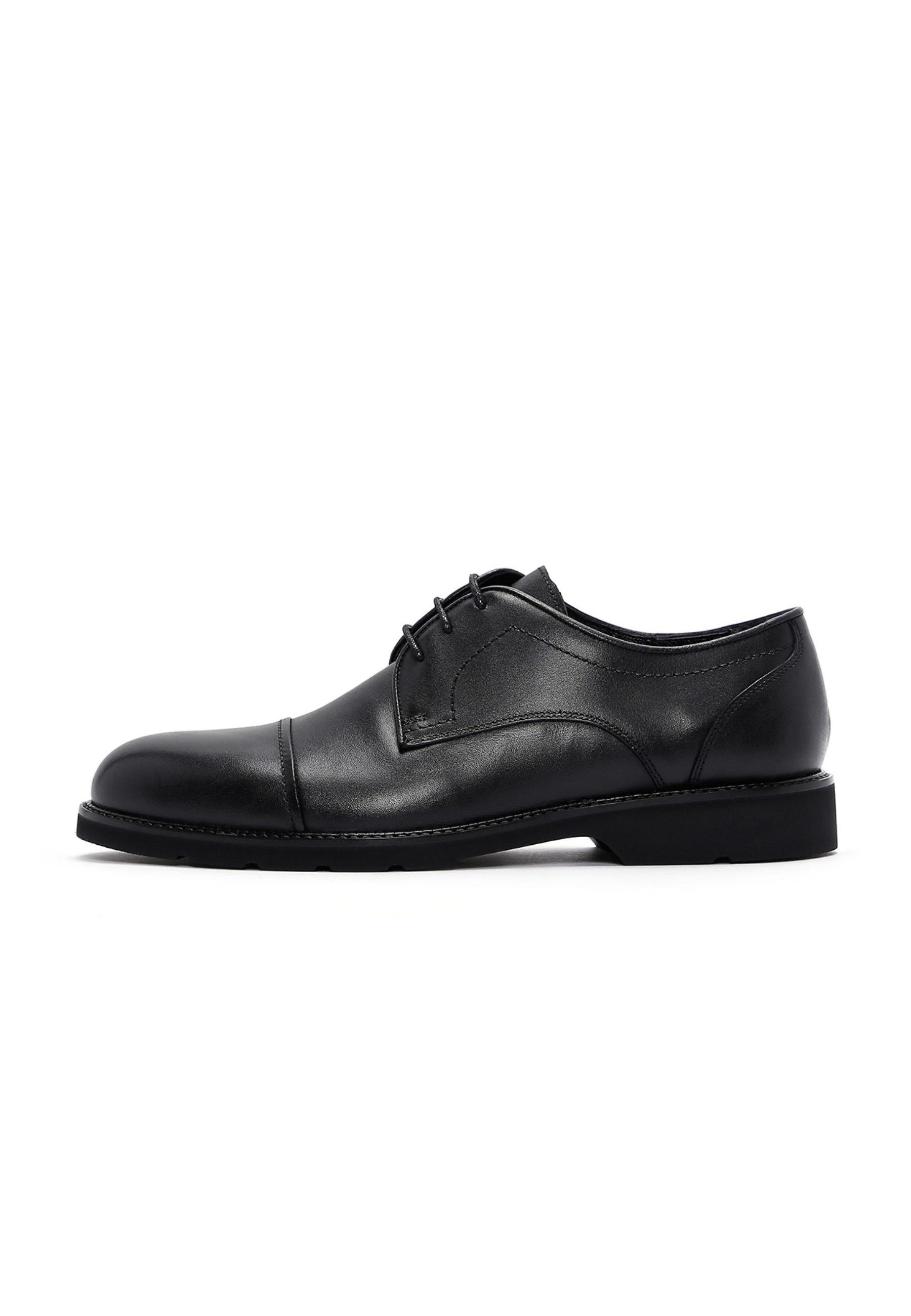 Schnürschuhe aus Leder Schnürschuh