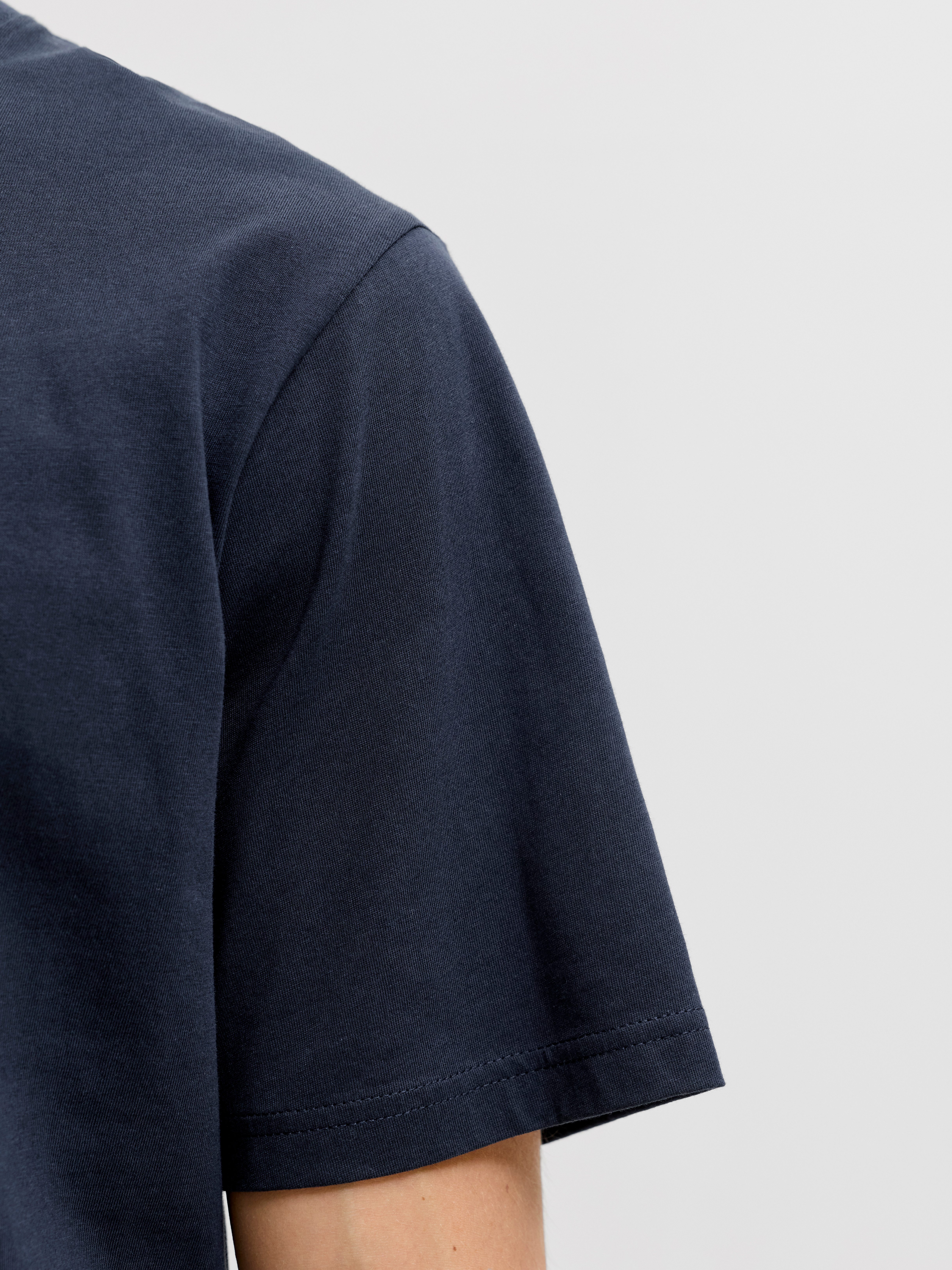 Jack & Jones PlusSize T-Shirt JJEDENVER LOGO TEE SS O-NECK SN PLS Baumwolle, locker geschnitten – Bild 4 von 5