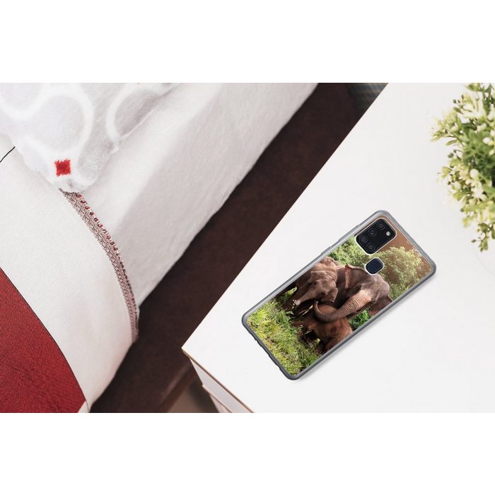 MuchoWow Handyhülle Wilde Elefanten Handyhülle Samsung Galaxy A21s Smartphone-Bumper Print Handy