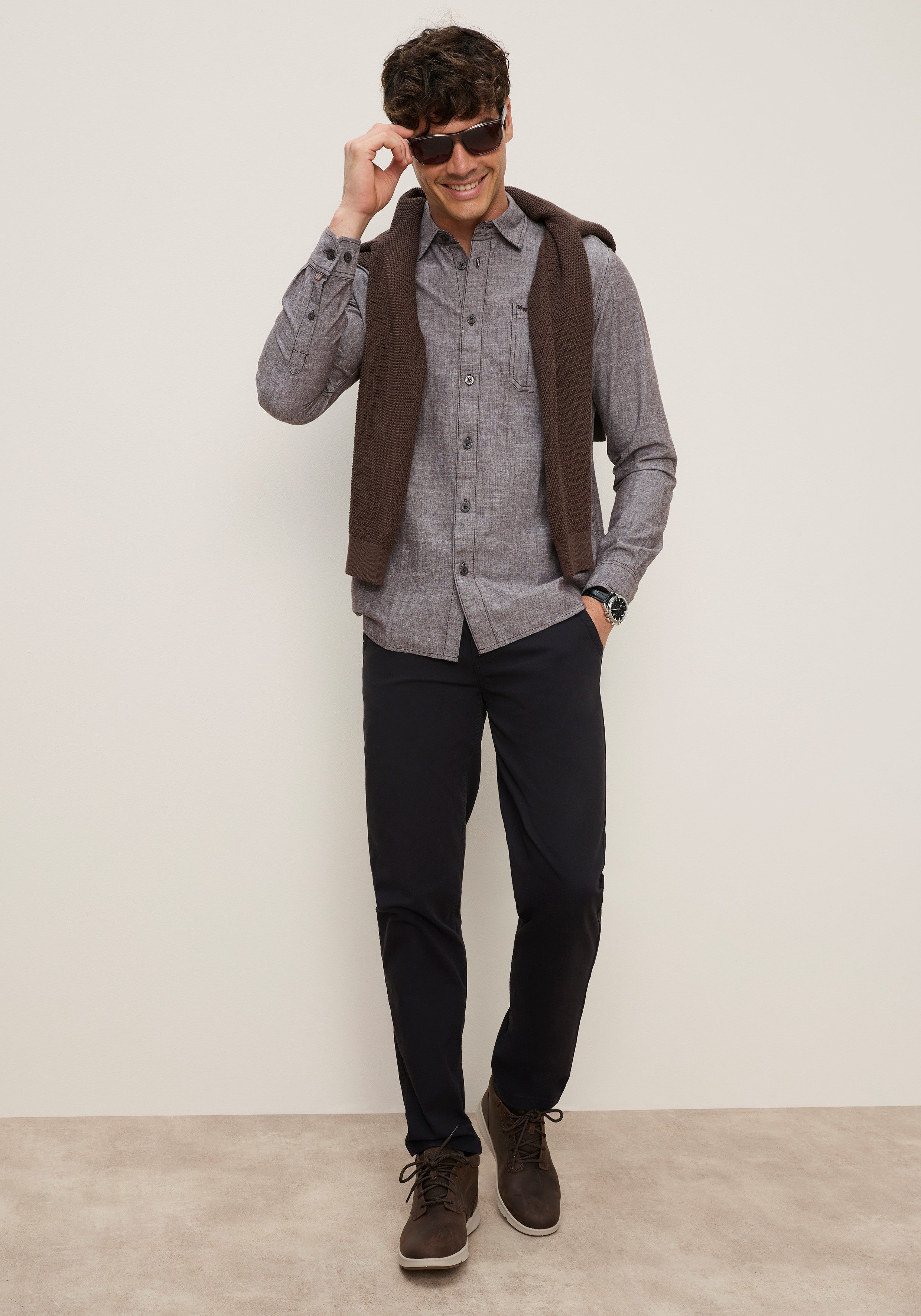 Zum Outfit 8