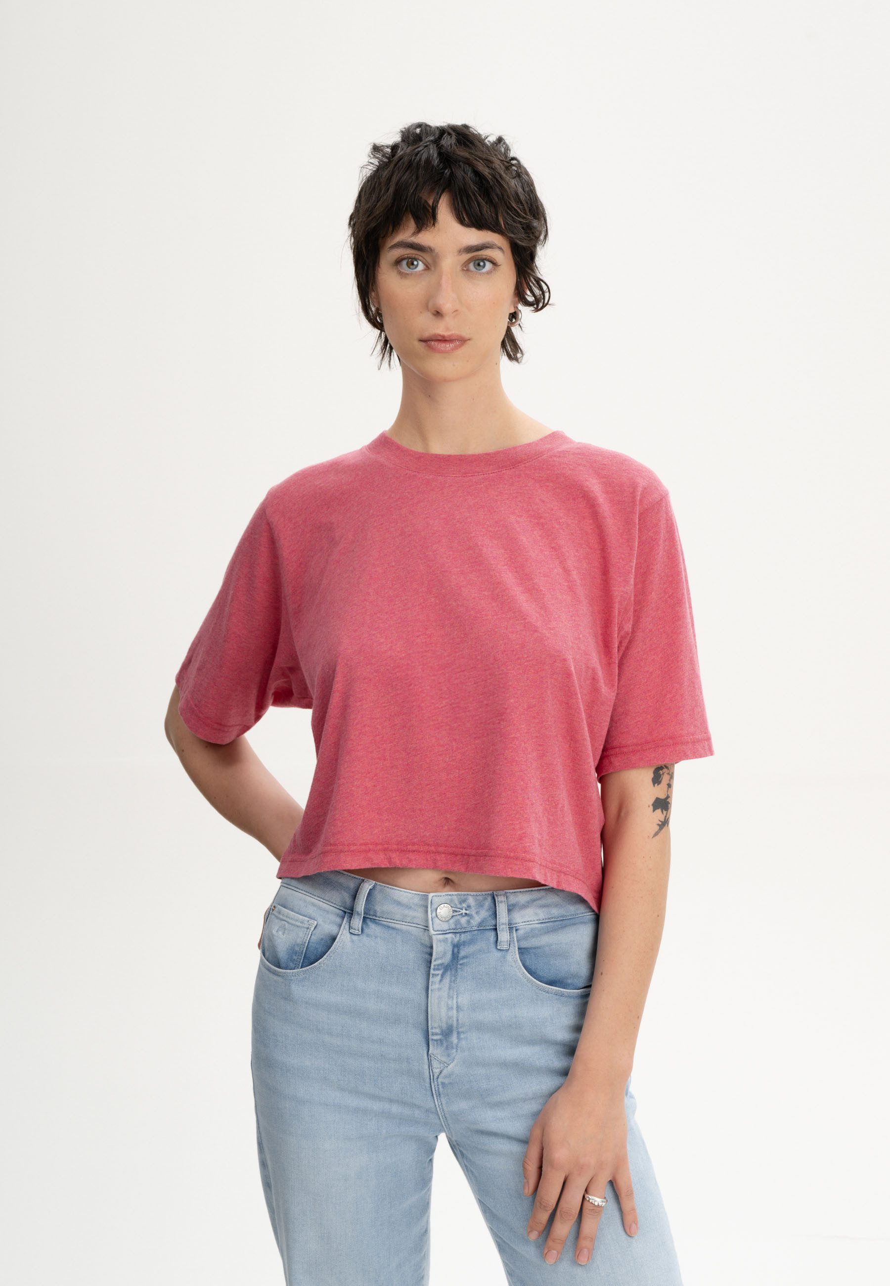 MELA Kurzarmshirt Cropped T-Shirt Style DESNA Fein gerippter Kragen