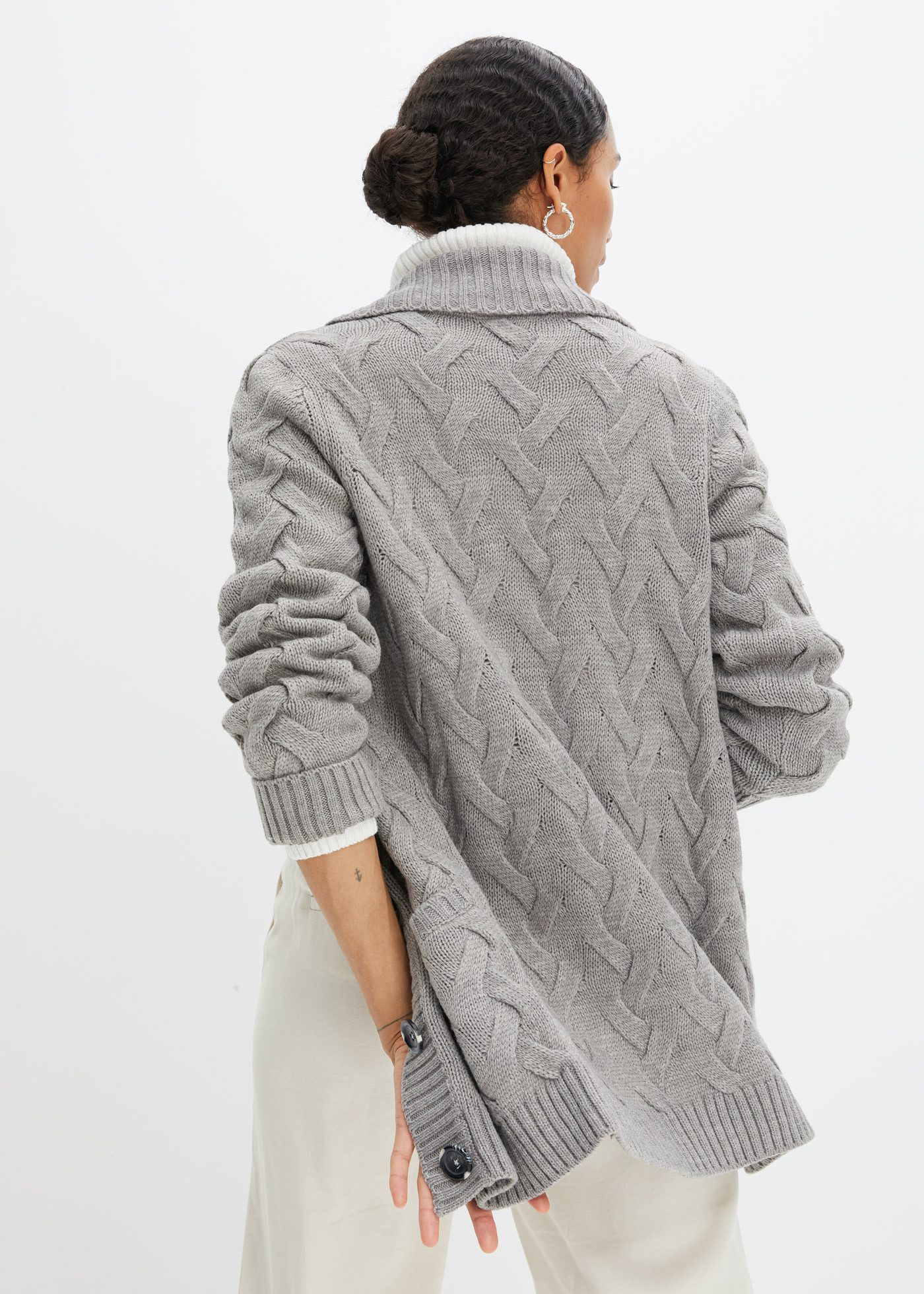 bonprix Longstrickjacke lockere Passform, mit Knopfleiste, mit aufgesetzten Taschen