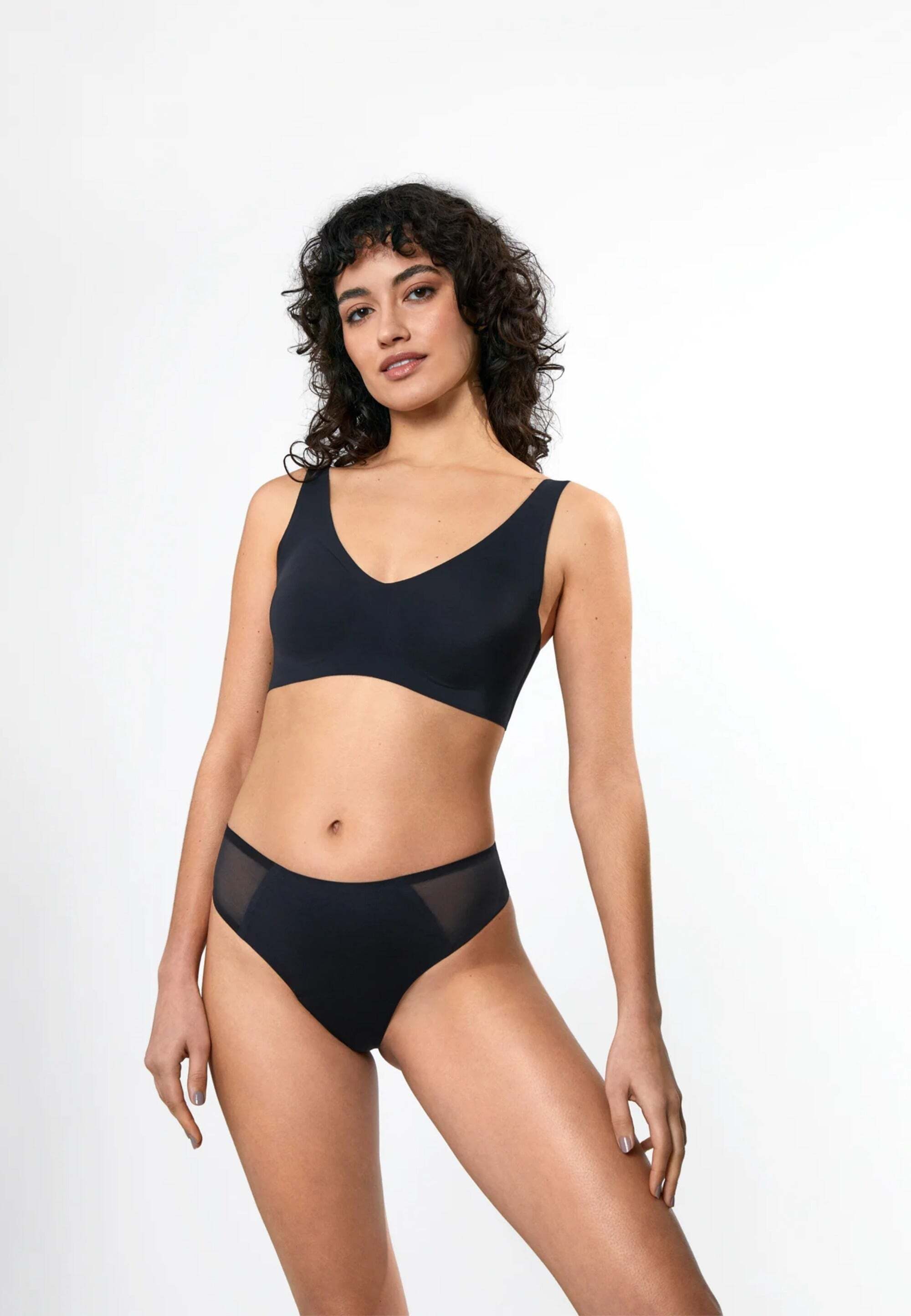SNOCKS Periodenslip SNOCKS x femtis Period Panty - ZORA Tanga Sport (1-St) mit mittlerer Saugkraft