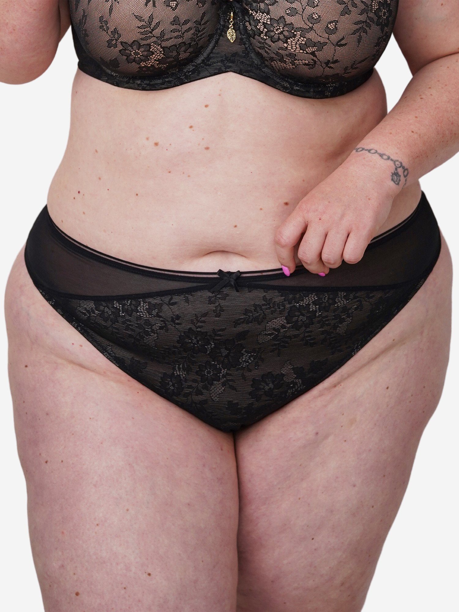 String True Lace