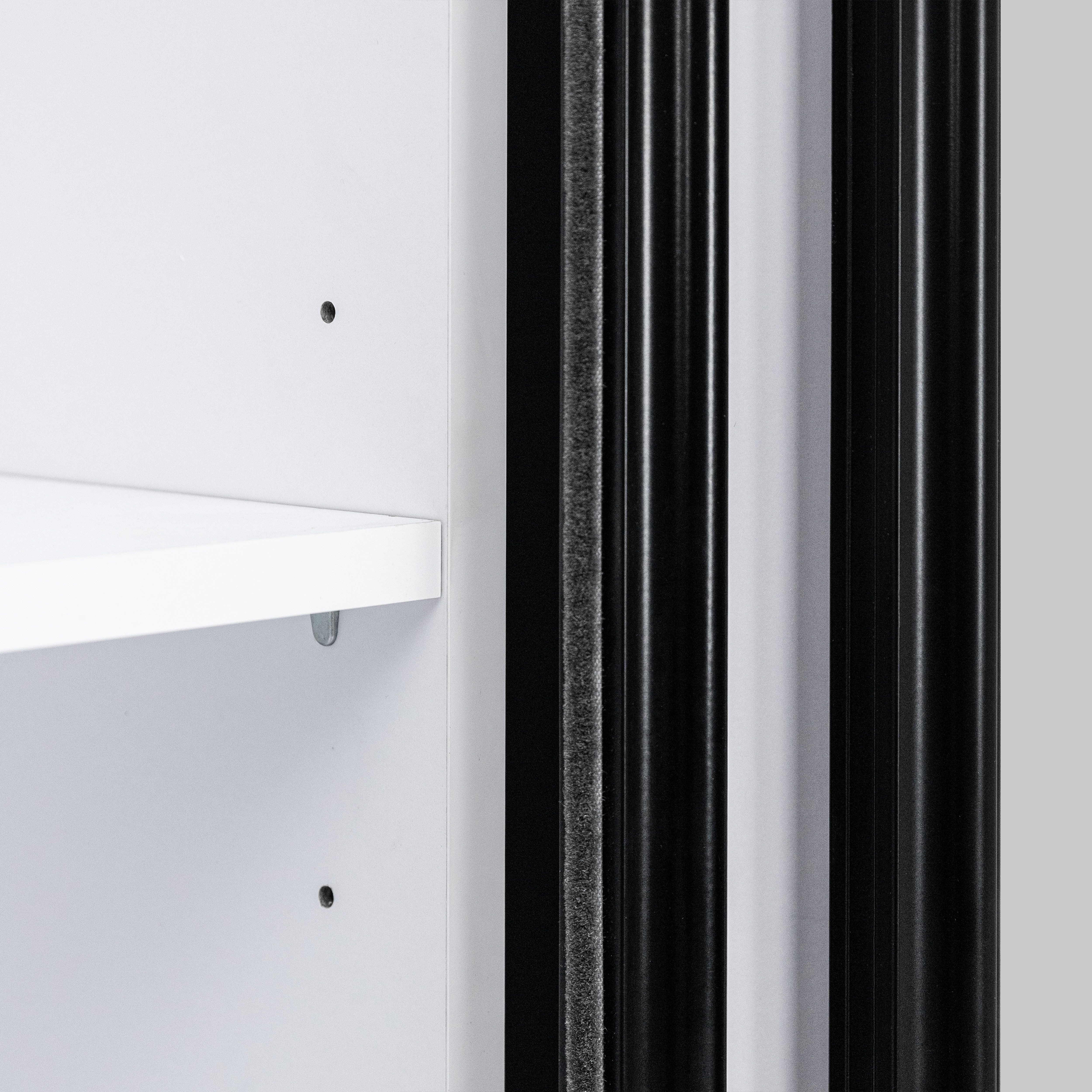 OTTO home Schwebetürenschrank Tonara Schrank, Kleiderschrank 2,00m Breite, Schiebetürenschrank (Schrank mit leichtgängiger Schiebetür, in 4 Farben, Top Ausstattung) inklusive Spiegeltür, 2 Kleiderstangen & 4 Schubkastenauszügen