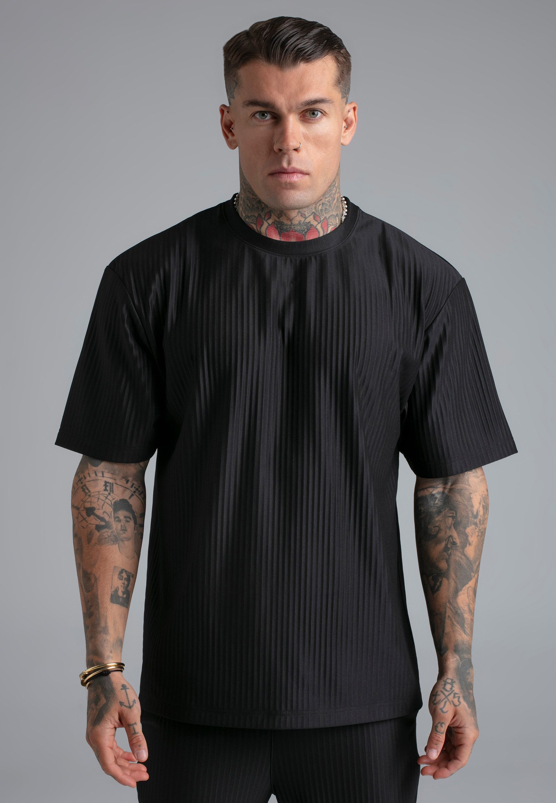 Siksilk T-Shirt SikSilk Herren Schwarz Plisse T-Shirt