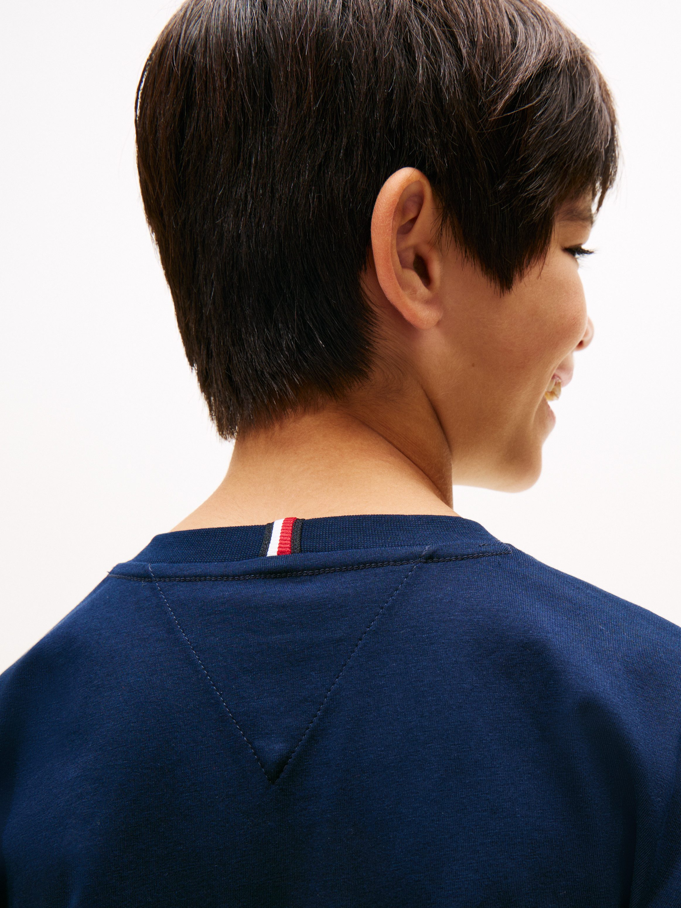 Tommy Hilfiger T-Shirt ESSENTIAL ARCHIVE FIT TEE SS Kinder bis 16 Jahre, Rundhals, Logostickerei