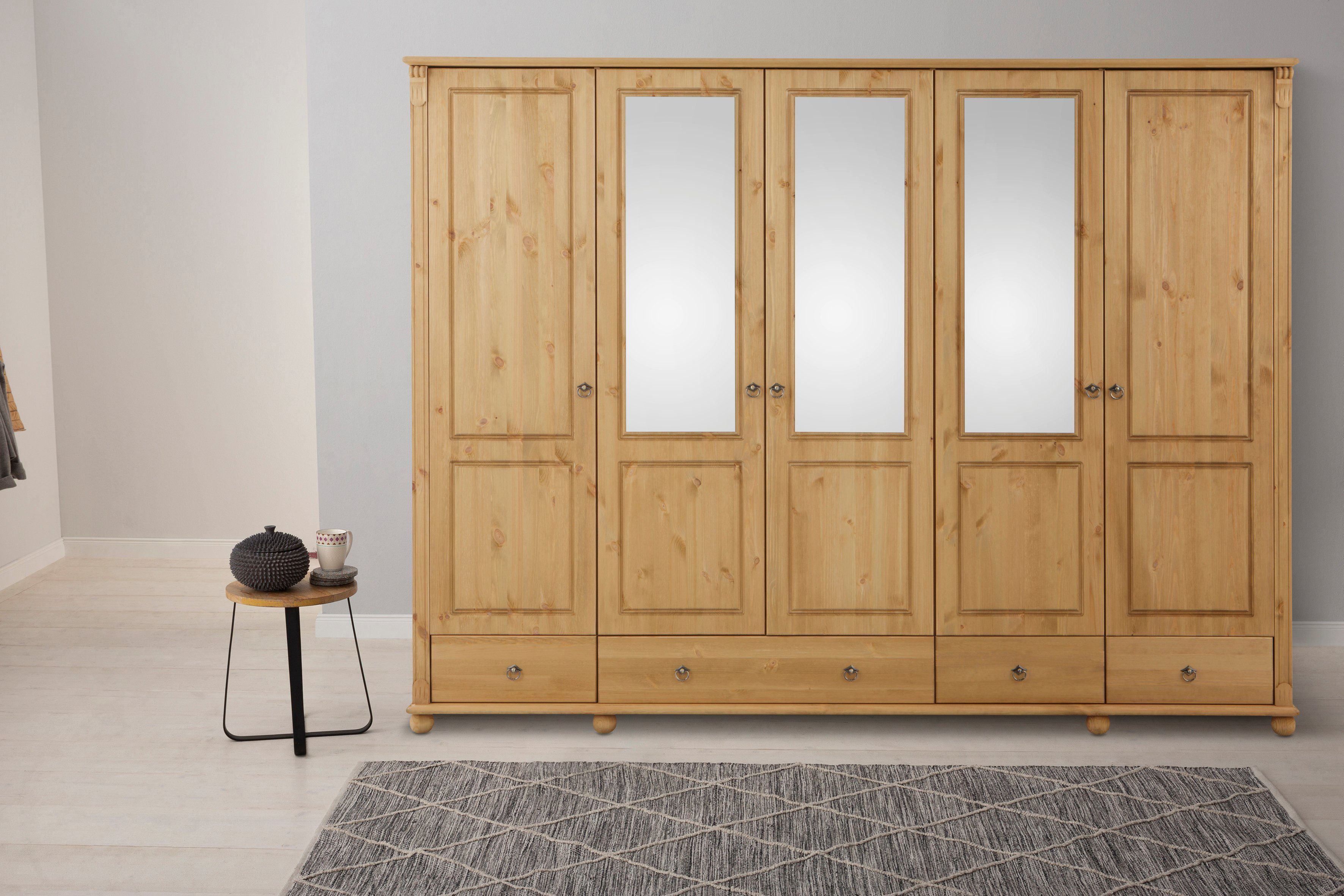 Home affaire Kleiderschrank Tessin (B/H/T ca. 245/191/59 cm) Breite 245 cm, Kiefer massiv, mit Spiegel