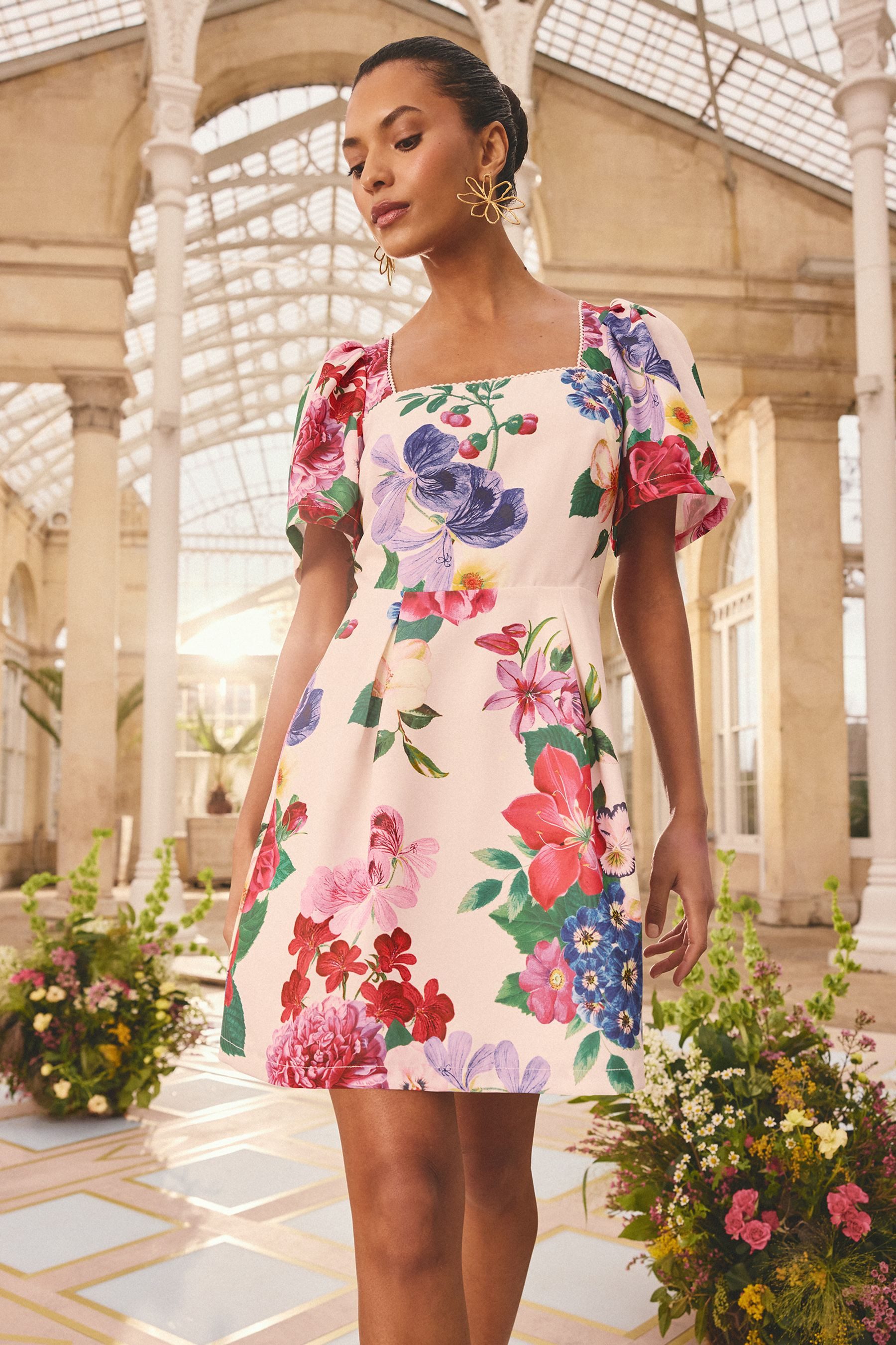 Love & Roses Minikleid Love & Roses Strukturiertes Minikleid, Puffärmel (1-tlg)
