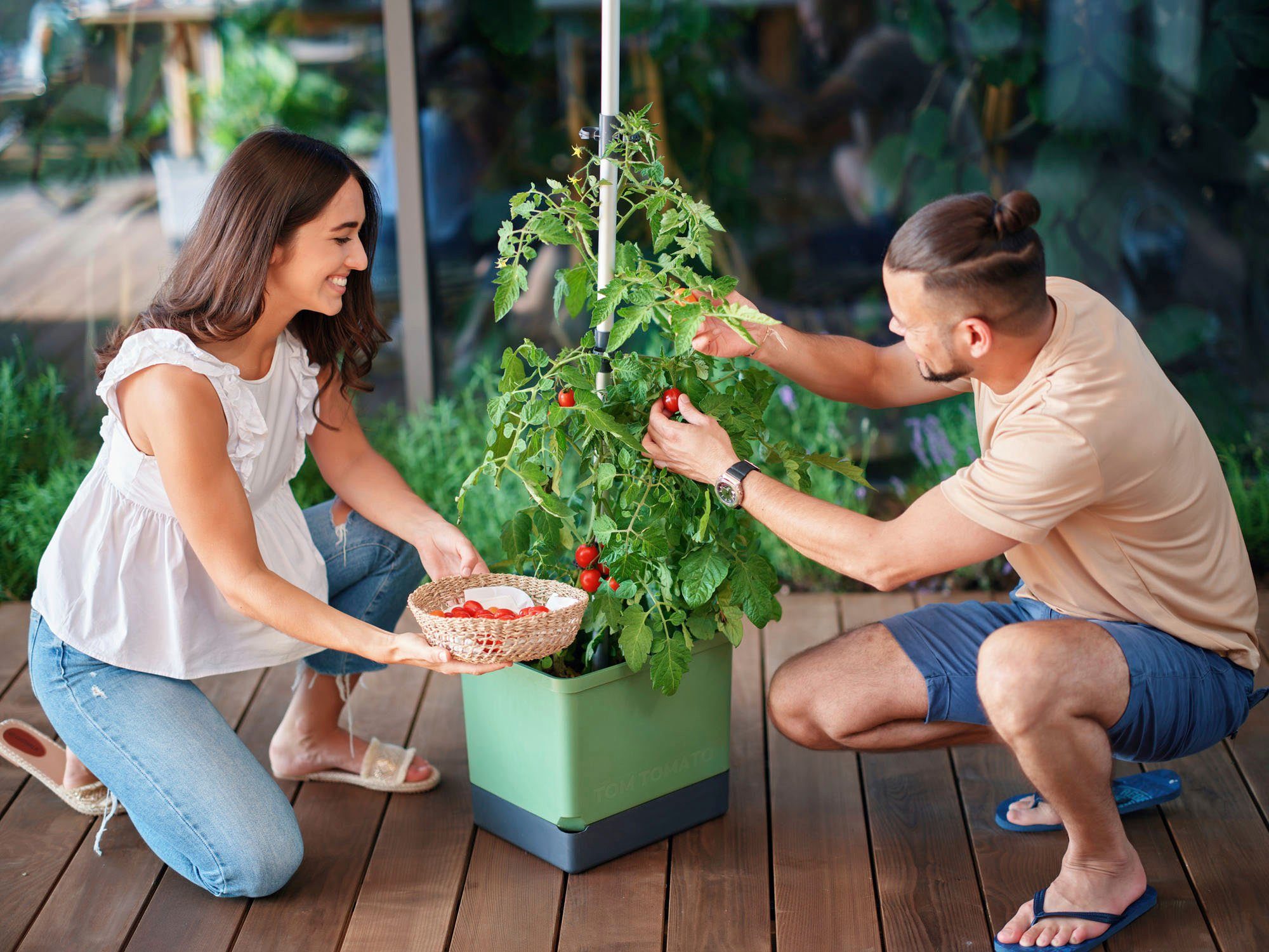Garden Pflanzkübel mit Rankhilfe Gusta Tomatentopf, TOM dunkelgrün & Wassertank TOMATO