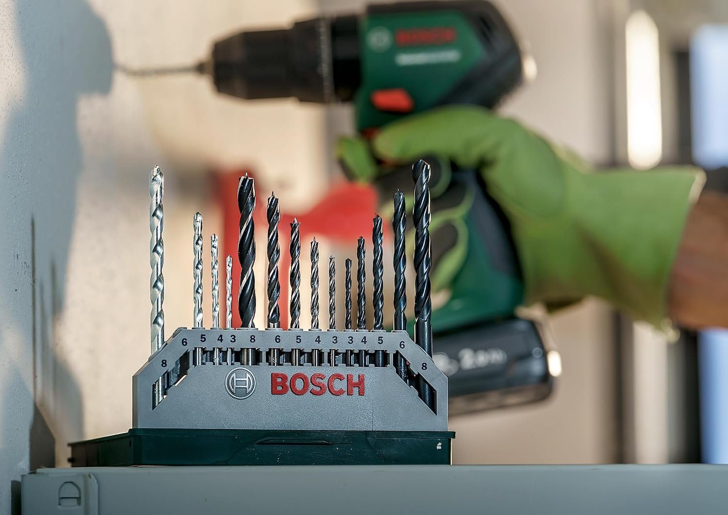 Mixed-Set BOSCH Bohrer- Spiralbohrer 15tlg. Metal Bitset und und Bosch (Holz, Stein Mini-X-Line