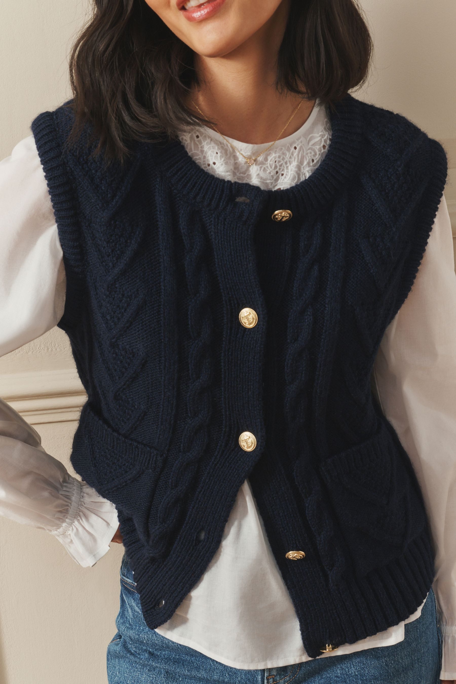 LAURA ASHLEY Strickjacke Laura Ashley Weste-Tanktop aus Grobstrick (1-tlg)