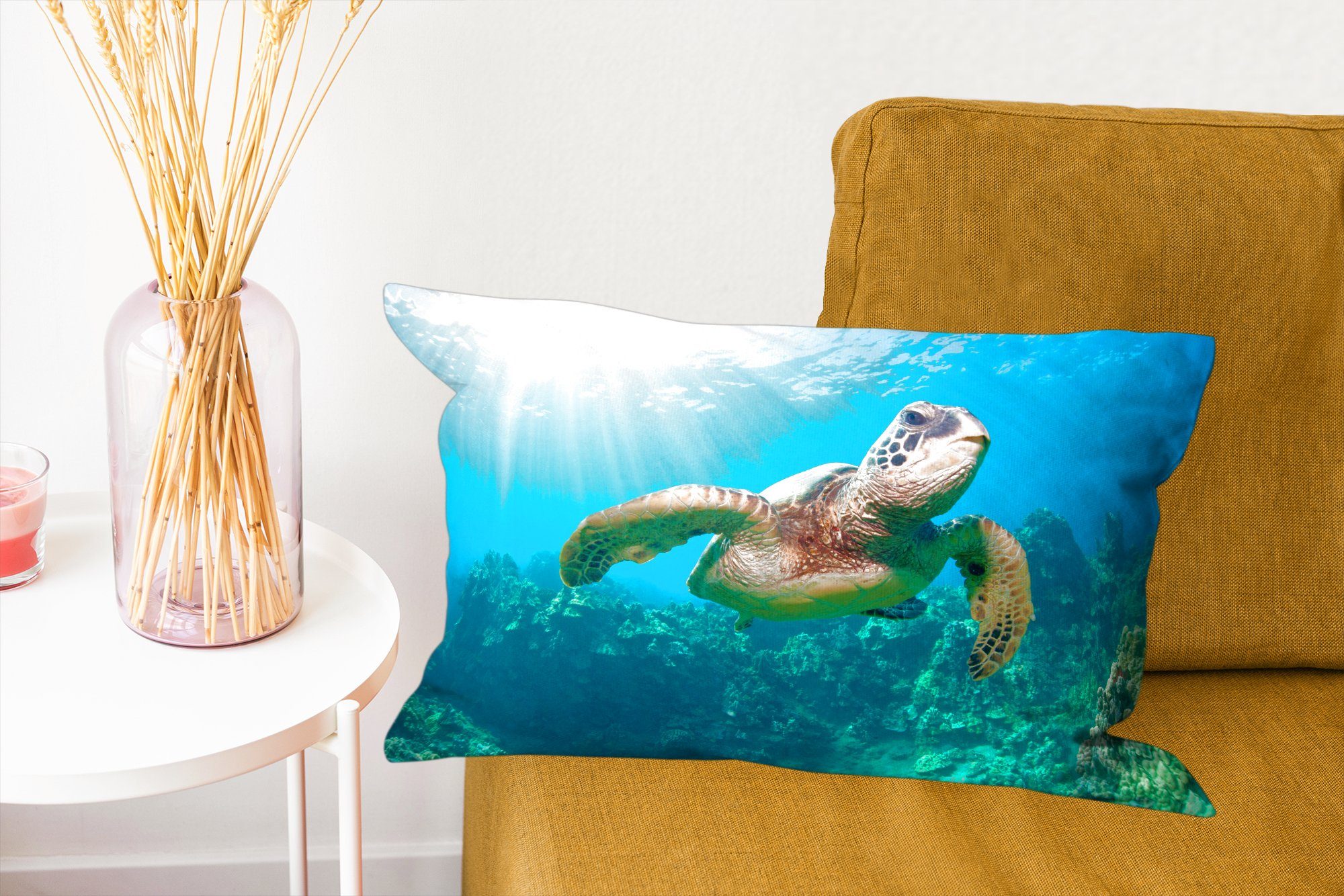 MuchoWow Dekokissen Schwimmende Schlafzimmer Füllung, mit Fotodruck, Zierkissen, Dekokissen Wohzimmer Schildkröte Dekoration