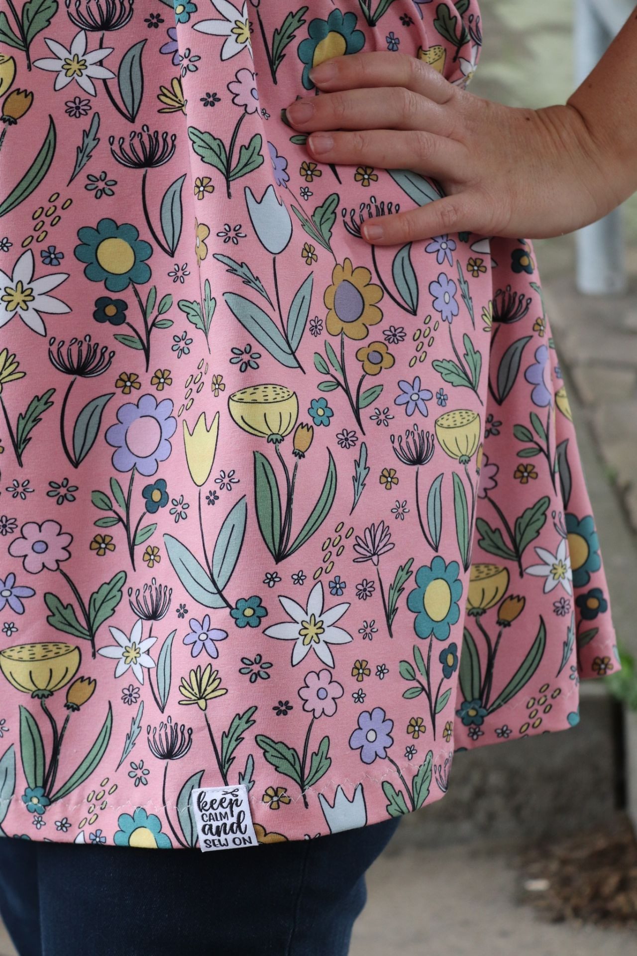 Leylas Welt Stoff Stoff Jersey Nami Blumen 160 cm WB Eigenproduktion Katzengold Design, Reaktivdruck