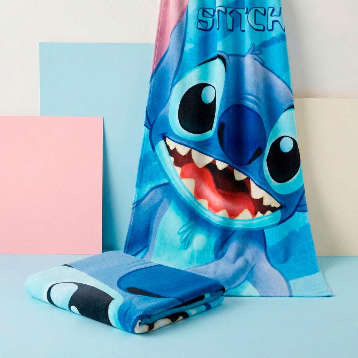 Disney Strandtuch Stitch 140x70 cm Badetuch Handtuch weich leicht schnelltrocknend, (Packung)