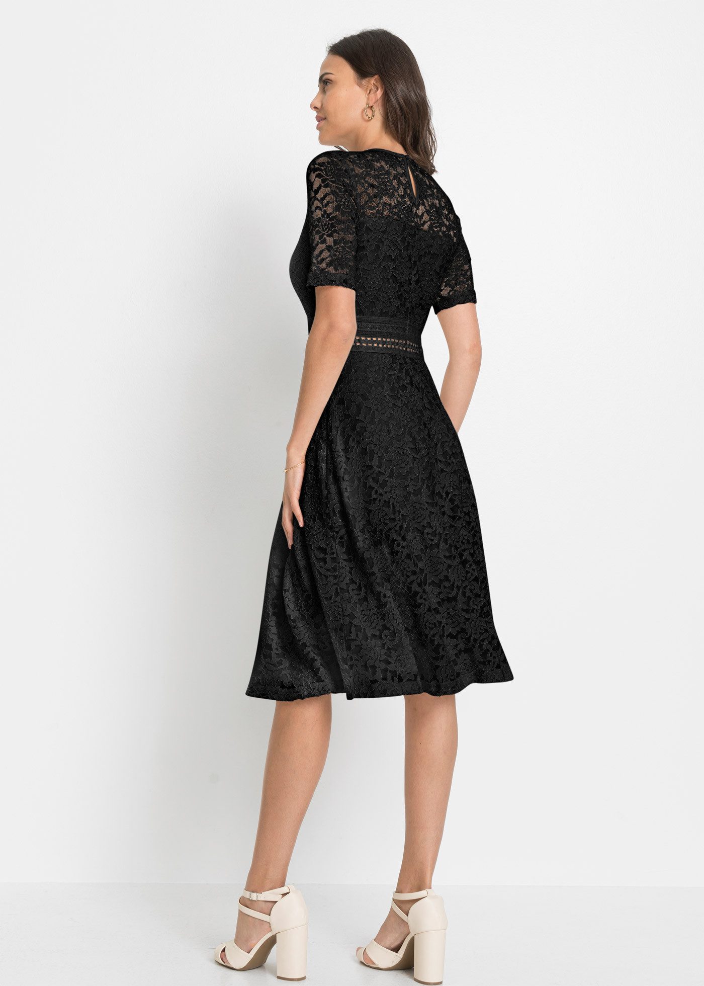bonprix Spitzenkleid festlicher Stil, mit kurzem Arm, ausgestellte Passform