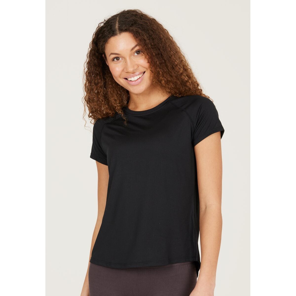 Trainingsshirt Yoga Gaina S/S Tee (angenehmes Tragegefühl) schwarz Damen