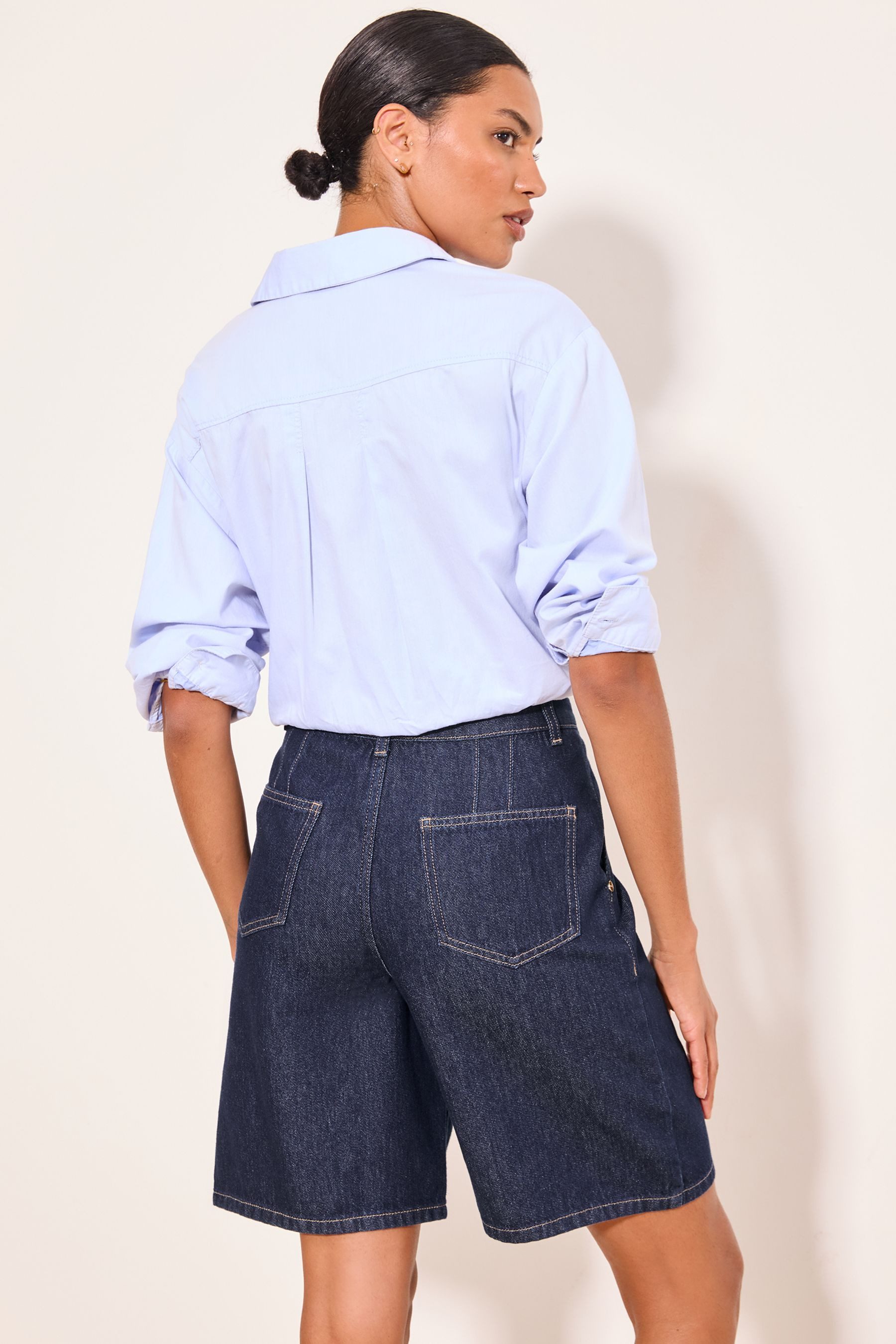 LIPSY Jeansshorts Lipsy Bermuda-Denimshorts, Bindegürtel, Kurzgröße (1-tlg) – Bild 5 von 5