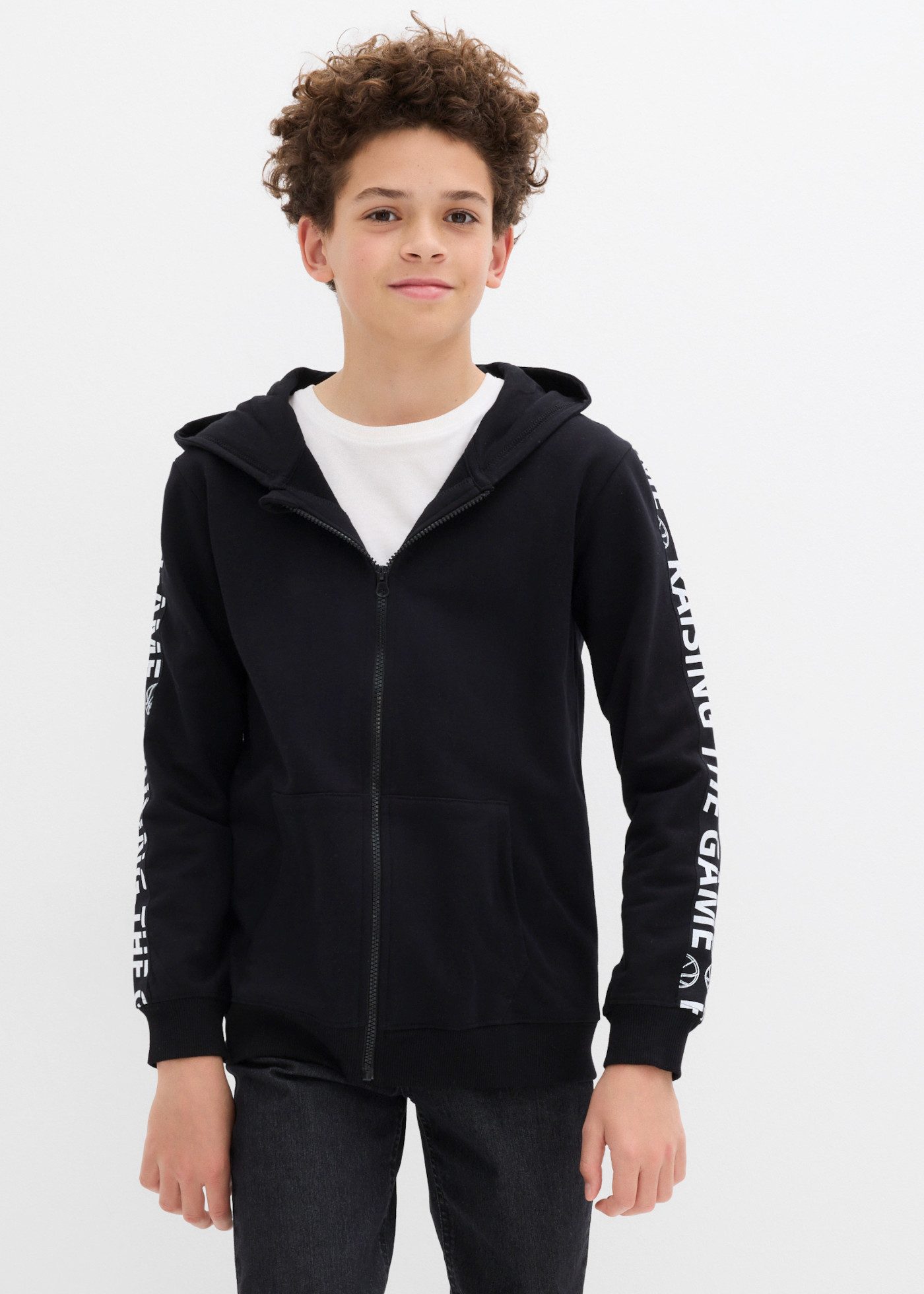 bonprix Kapuzensweatjacke für Jungen, aus Baumwolle, lockere Passform, mit Stehkragen