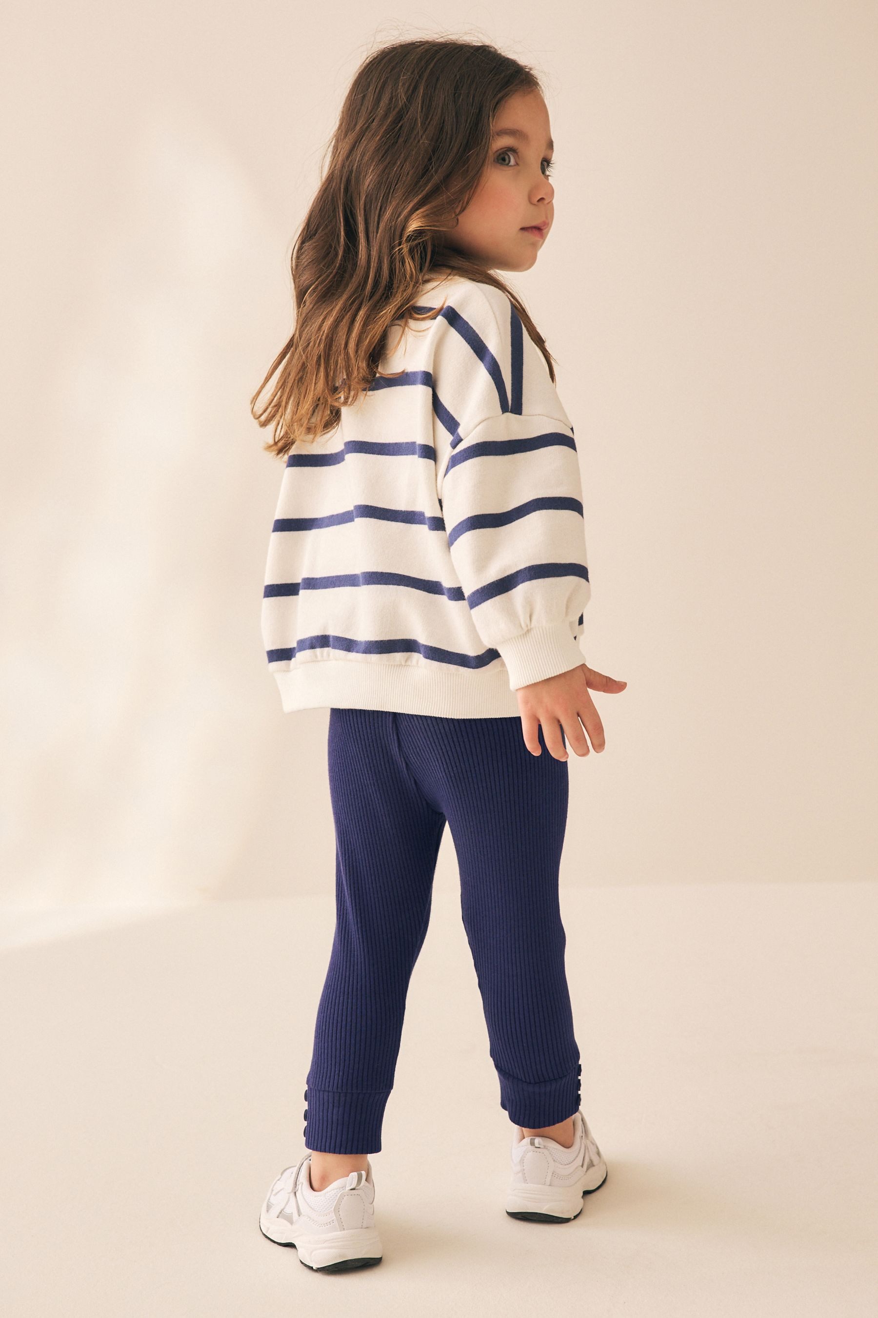 Next Leggings Gerippte Leggings mit Knöpfen und Bündchen (1-tlg) – Bild 2 von 5