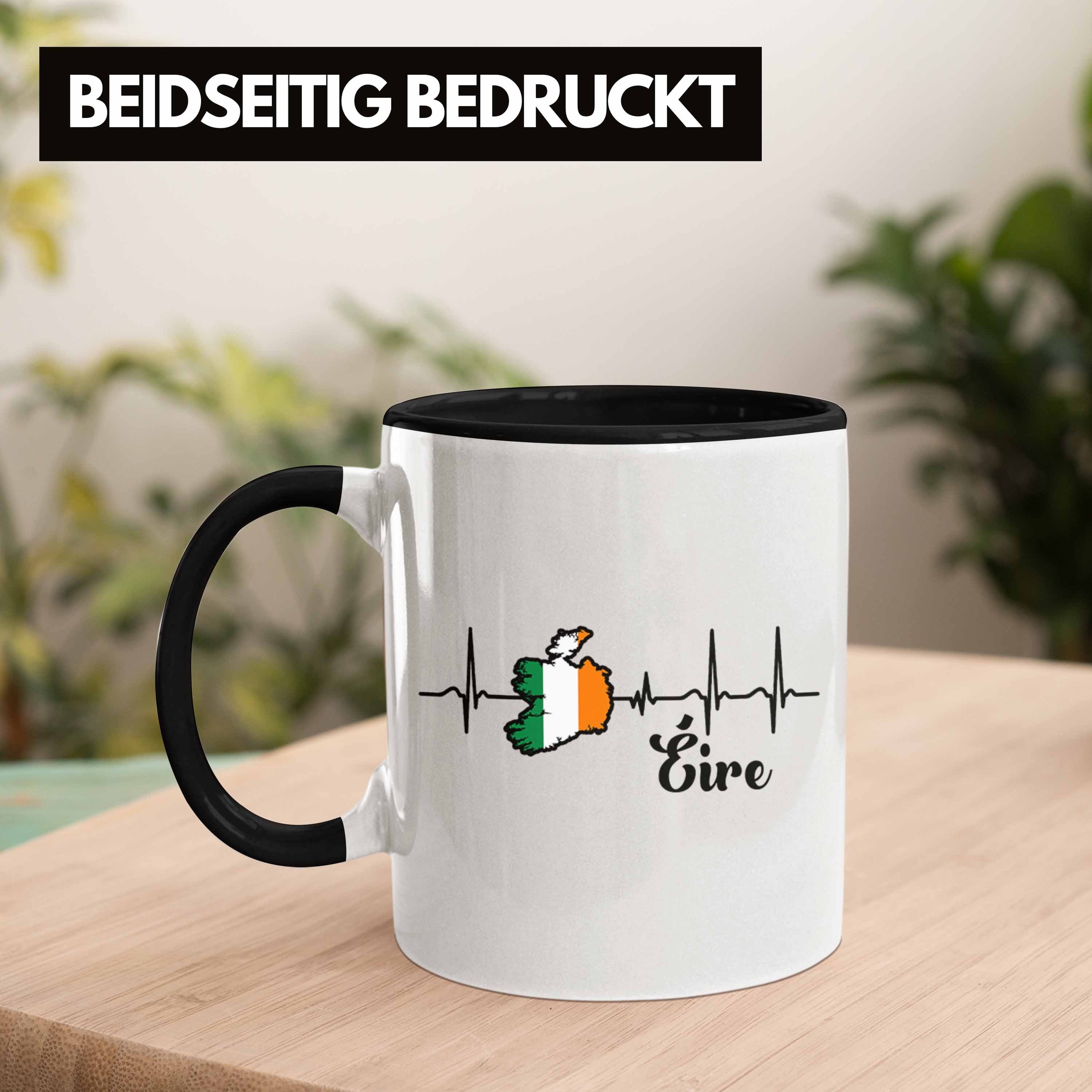 Trendation Irland Geschenk Tasse Tasse Irland-Fans Schwarz "Herzschlag für Eire"