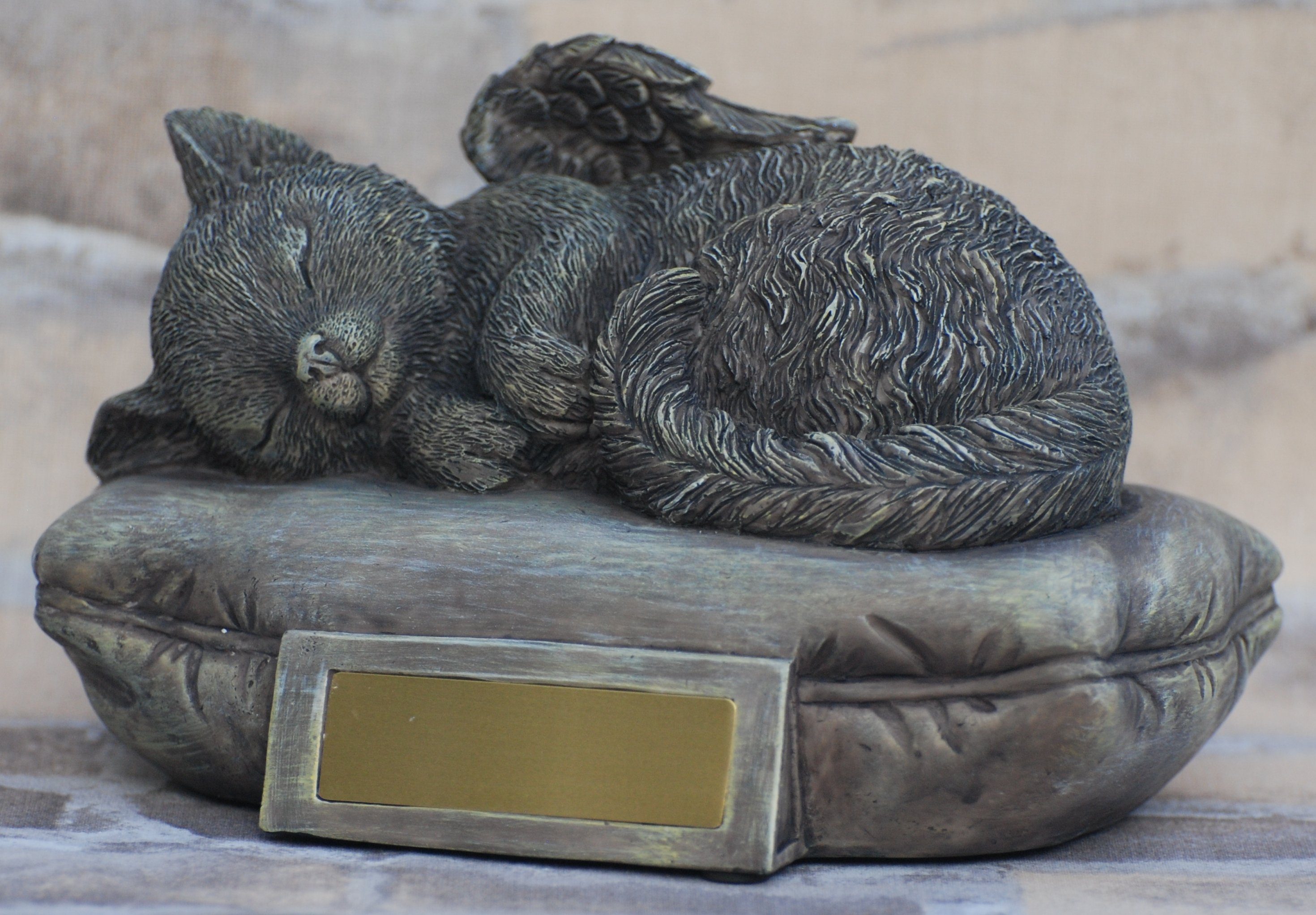 MystiCalls Dekofigur Katzen Urne als Katzen-Engelfigur liegt auf Kissen mit günstig online kaufen