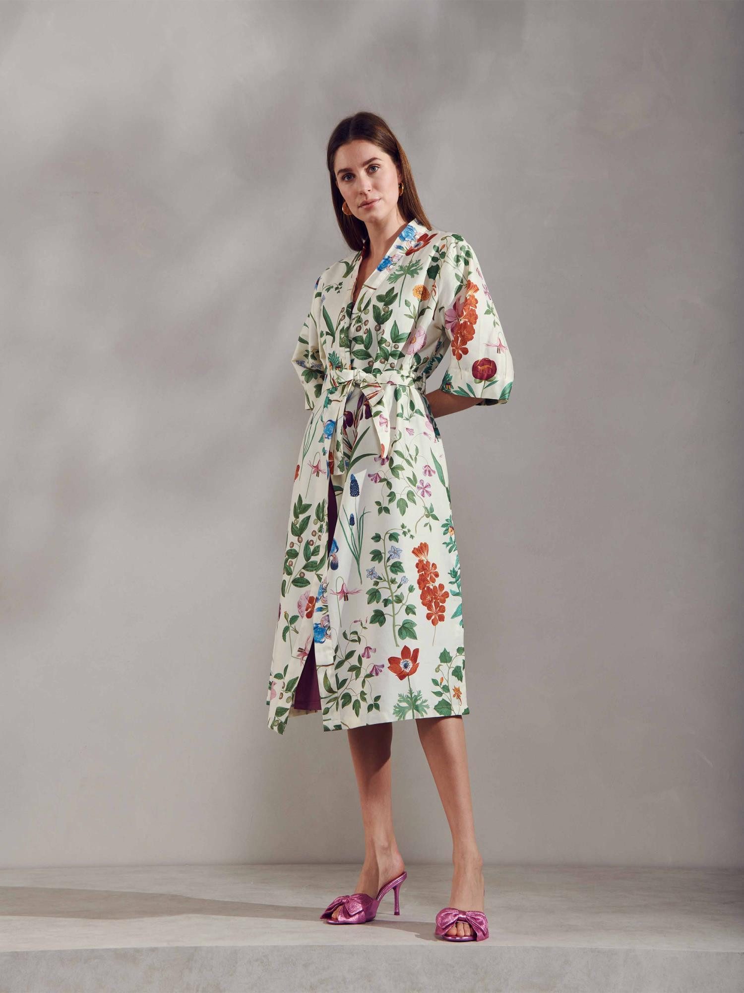 Essenza Kimono Ilona Marigold, Langform, Baumwolle, Kimono-Kragen, Gürtel, aus Bio-Baumwolle mit wunderschönem Blumenprint