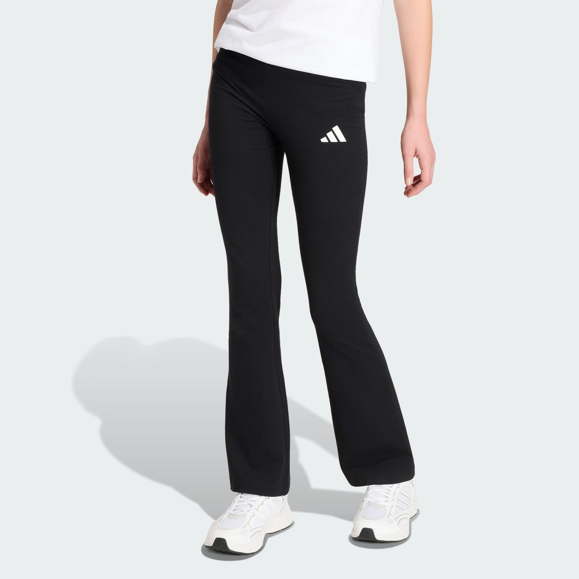 adidas Sportswear Leggings ESSENTIALS LEGGINGS, AUSGESTELLTES BEIN (1-tlg)