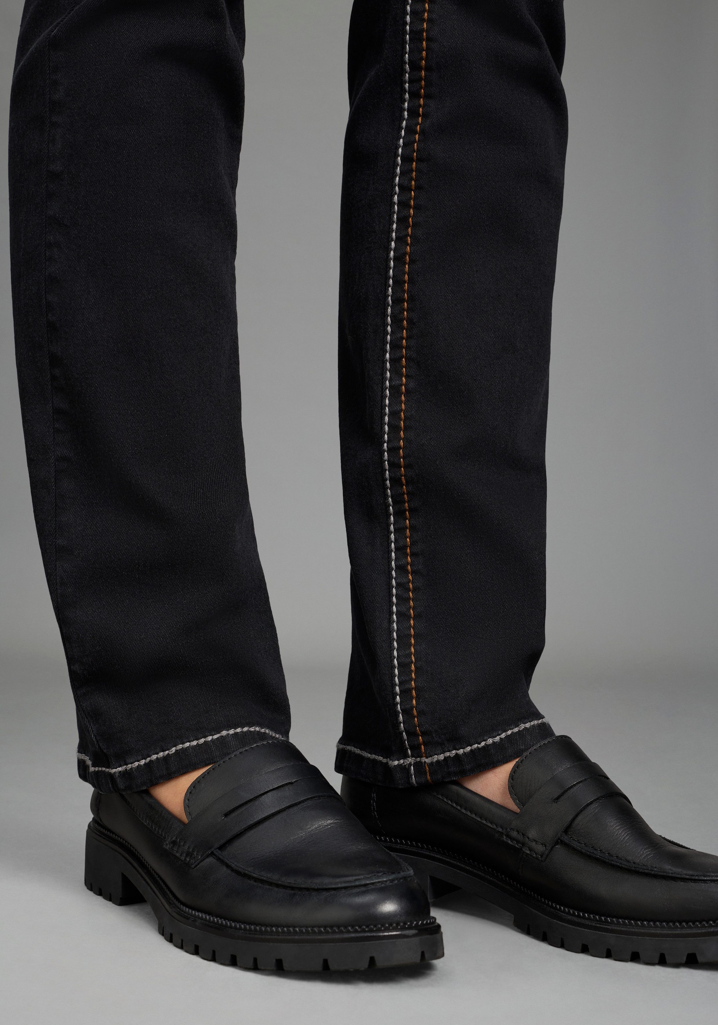 Arizona Gerade Jeans Kontrastnähte niedrige Leibhöhe, in 5-Pocket-Form, Used-Look-Waschung – Bild 3 von 5