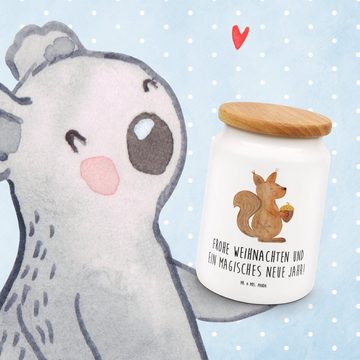 Mr. & Mrs. Panda Vorratsdose Eichhörnchen Weihnachten - Weiß - Geschenk, Winter, Frohe Weihnachten, Keramik, (1-tlg), Holzdeckel-Dichtung