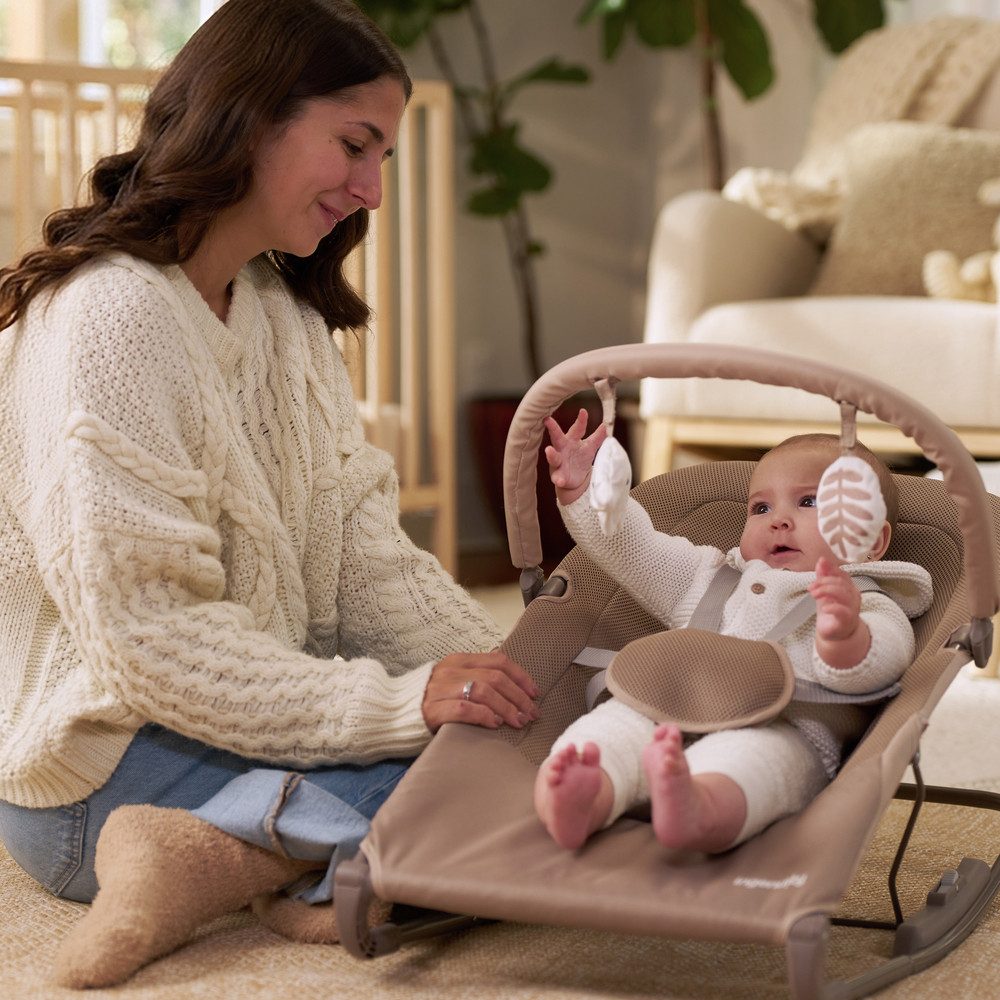 ingenuity Babywippe Nestle™ Vibrating Rocker, mit Vibration