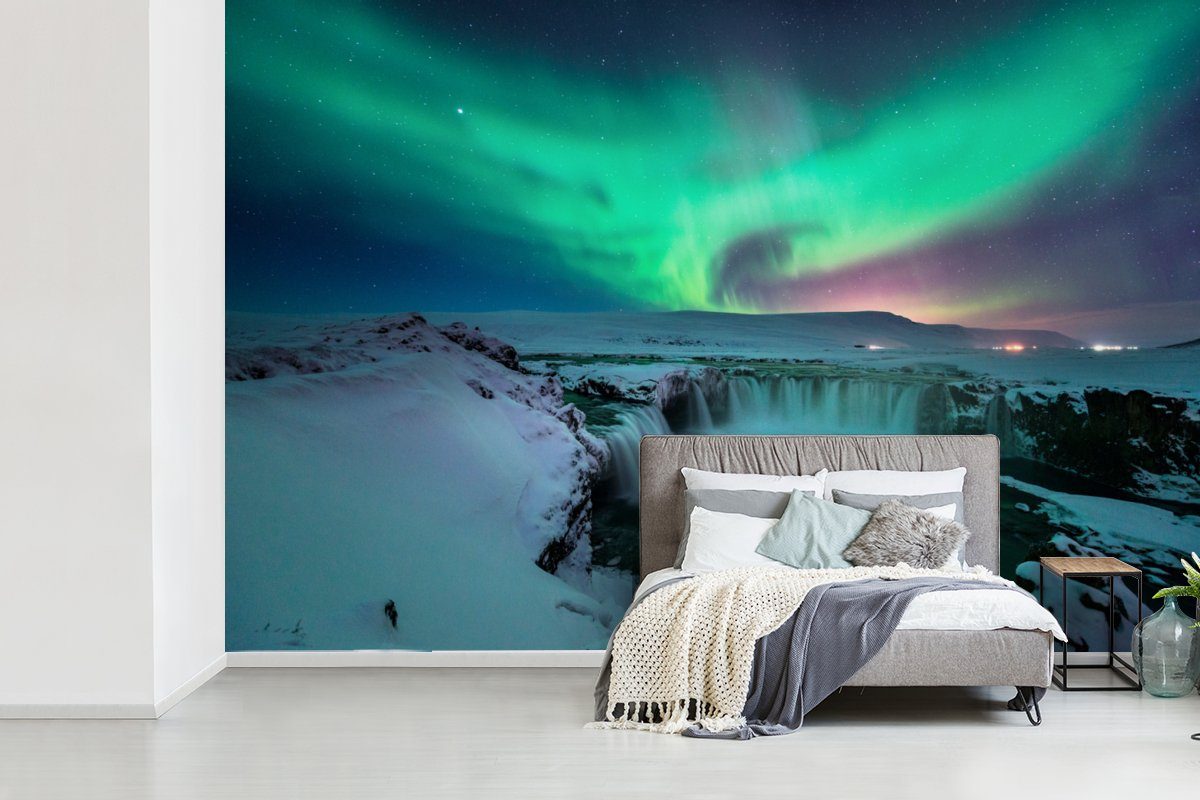 - für MuchoWow bedruckt, Natur Island, St), - - Wohnzimmer, (6 Schnee Nordlichter Matt, Schlafzimmer, Wallpaper Vinyl Fototapete Kinderzimmer, Tapete