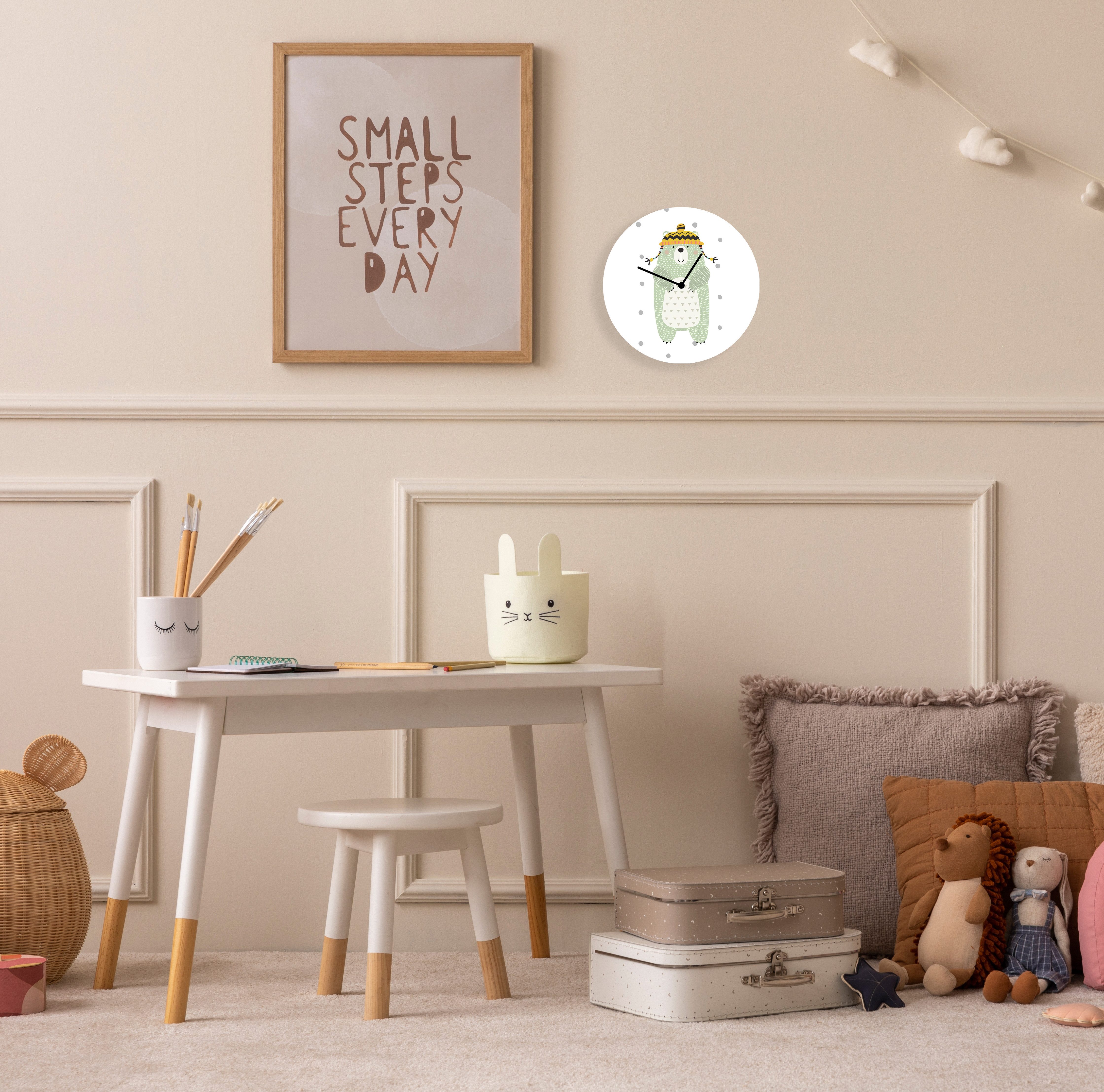 Wanduhr Bär im Schnee