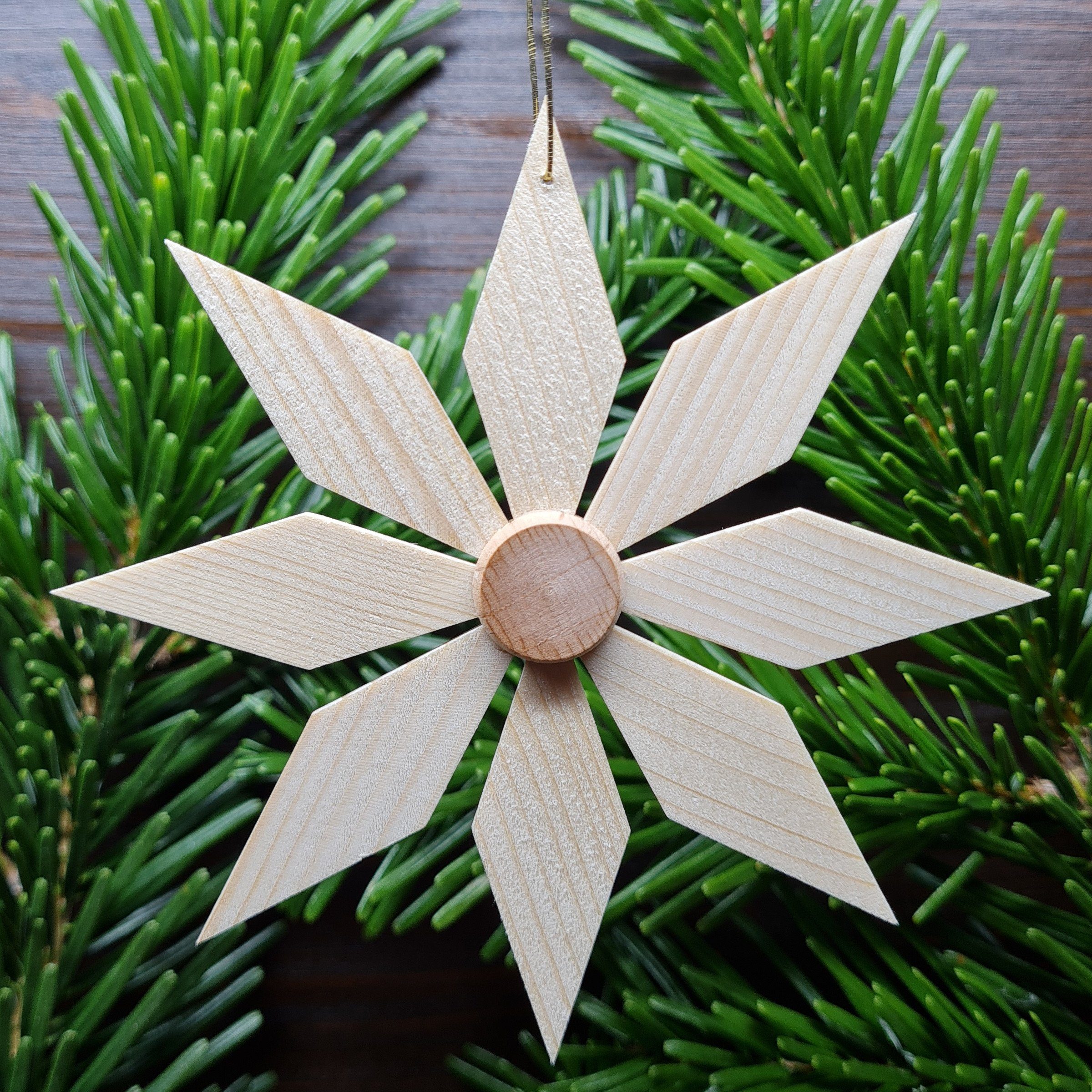 Christbaumschmuck Christbaumschmuck Holzstern mit 8 großen Segmenten ø 10 cm NEU, Zarte Holzecken aus Kiefernholz