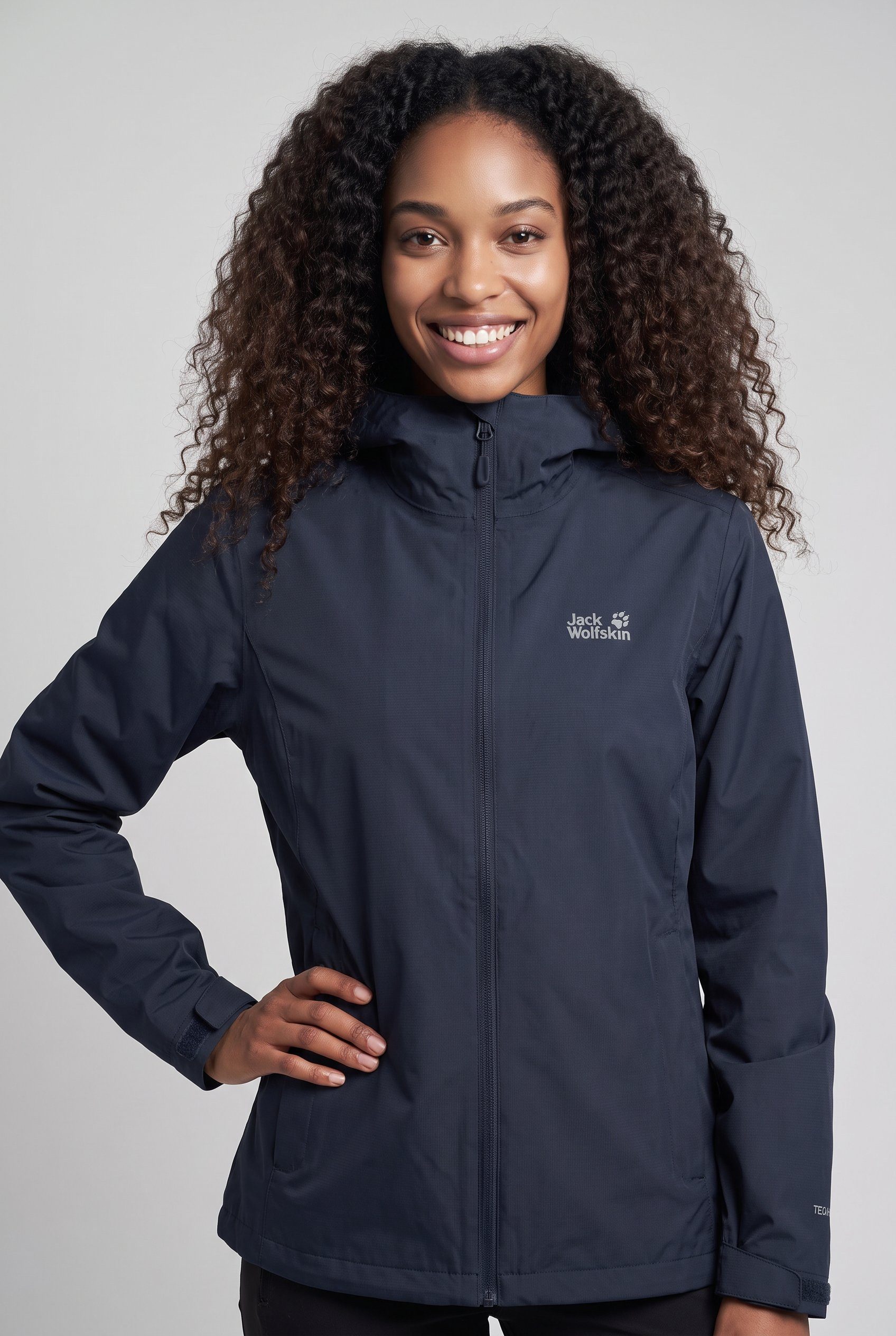 Jack Wolfskin Regenjacke OUTROVERT 2L JKT W mit Kapuze, wasserdicht, atmungsaktiv